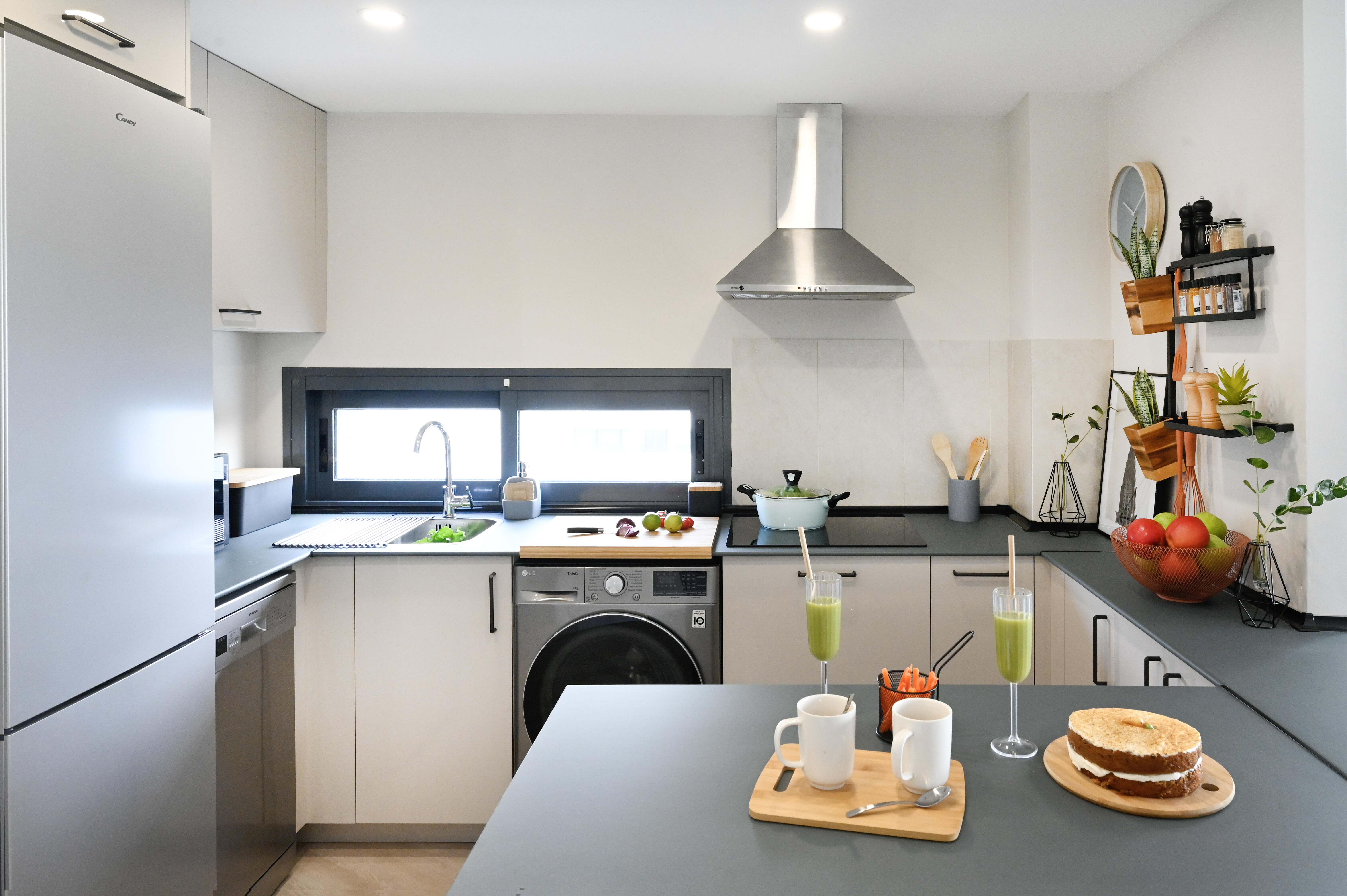 Cesta colgante de metal negro de 40x14x26 cm (anchoxaltoxfondo) - 2