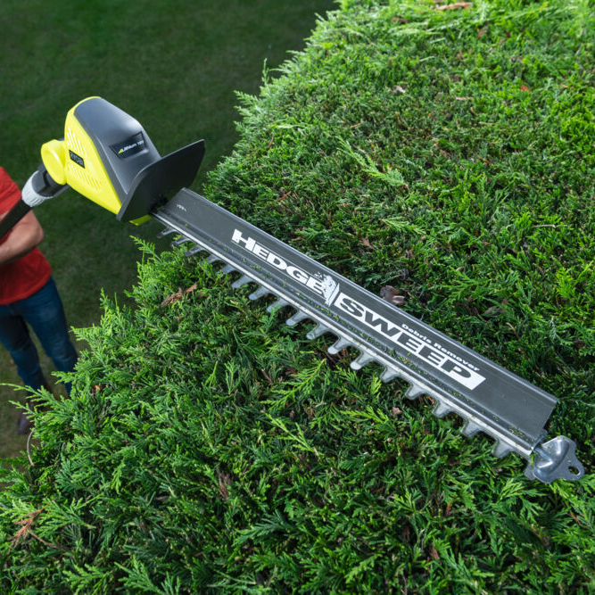 taille-haie sur perche à batterie RYOBI ONE+