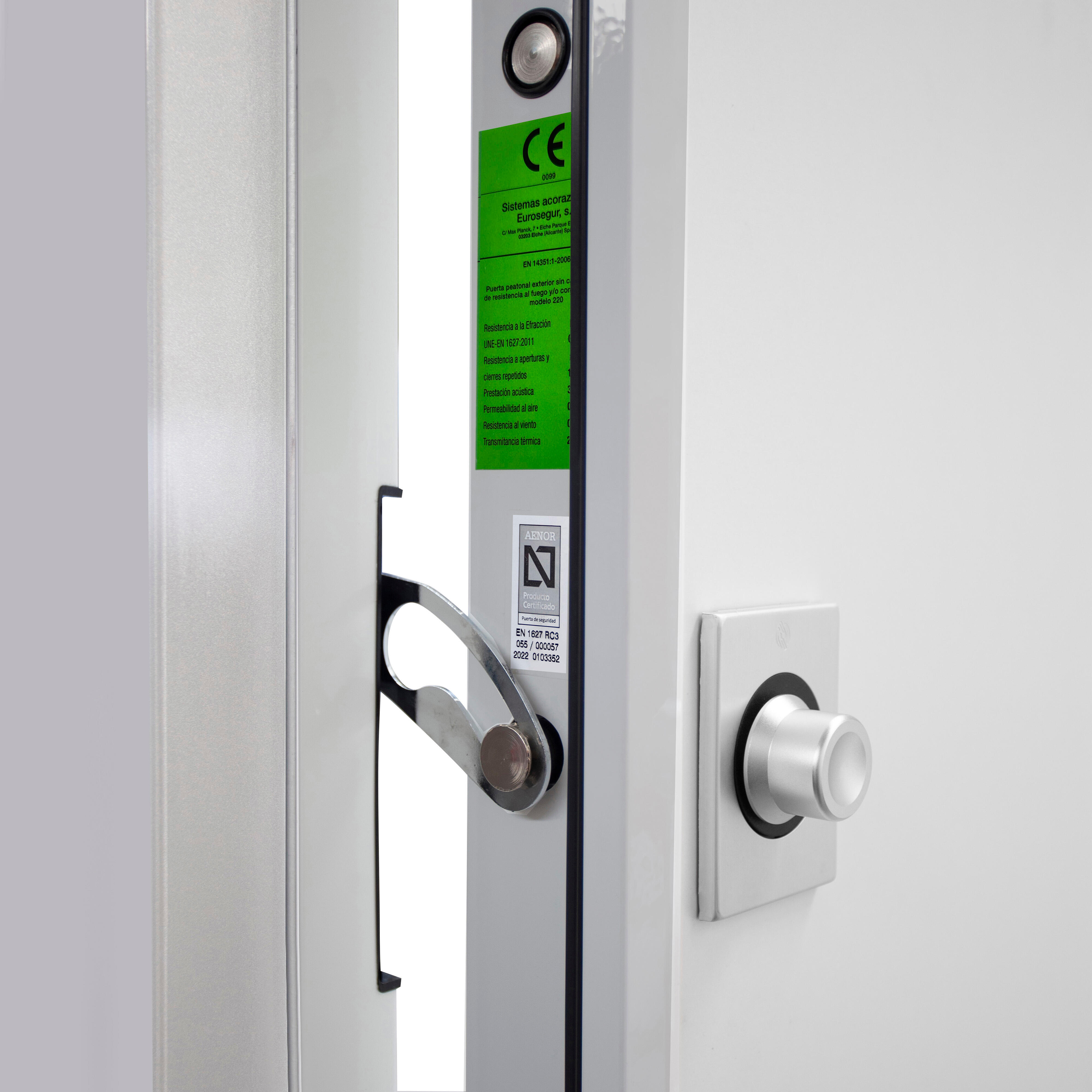 Puerta de entrada acorazada serie Silver 1,0 liso sapelly / interior liso blanco apertura izquierda 208x90.3cm - 8