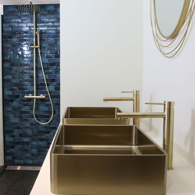 Grifería lavabo dorado