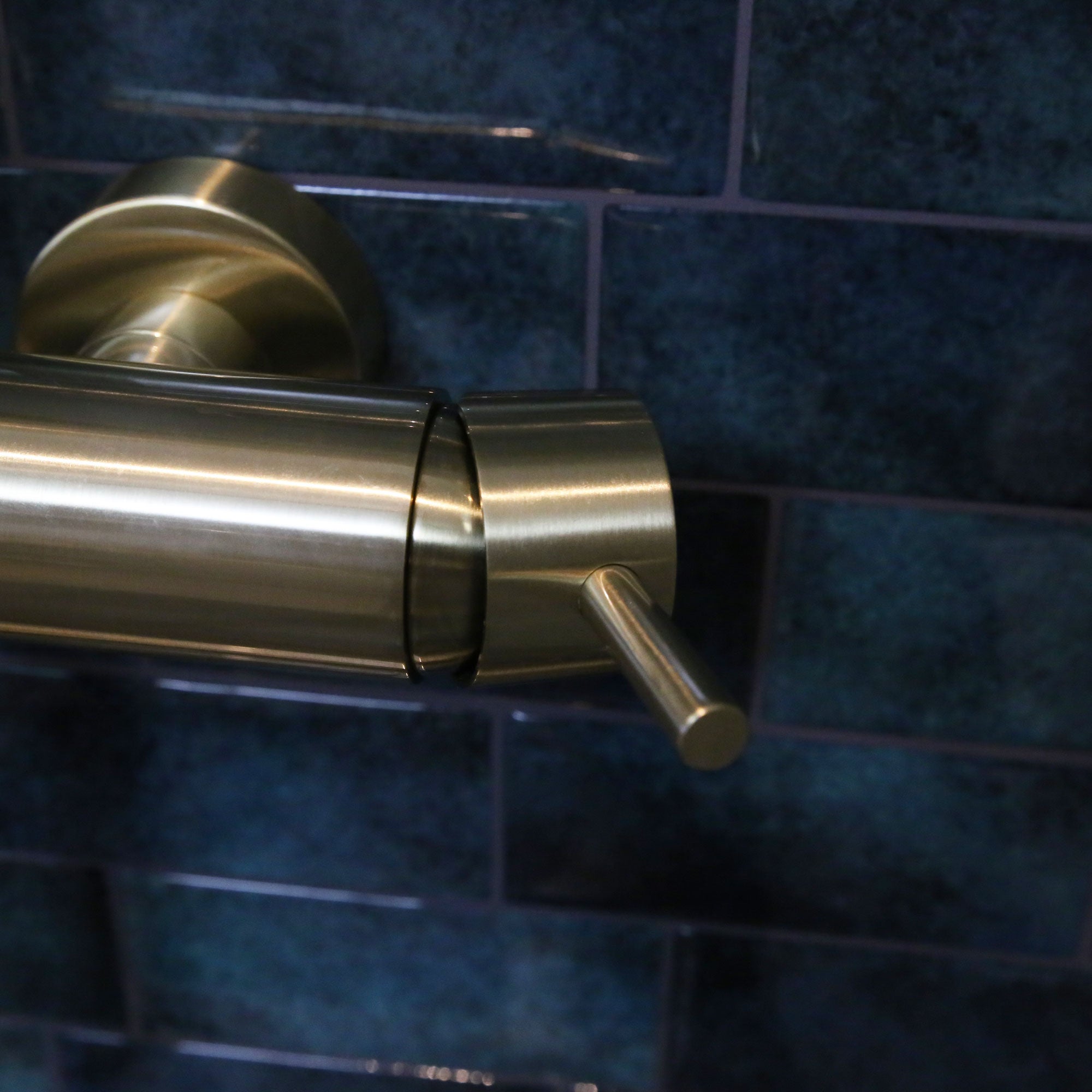 Columna de ducha monomando ESSEBAGNO Envol oro cepillado - 8