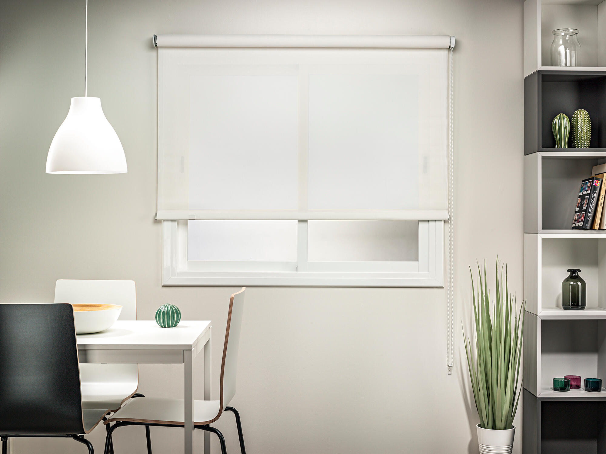 Estor enrollable screen 5% térmico con cadena industry pvc liso blanco de 200x250cm