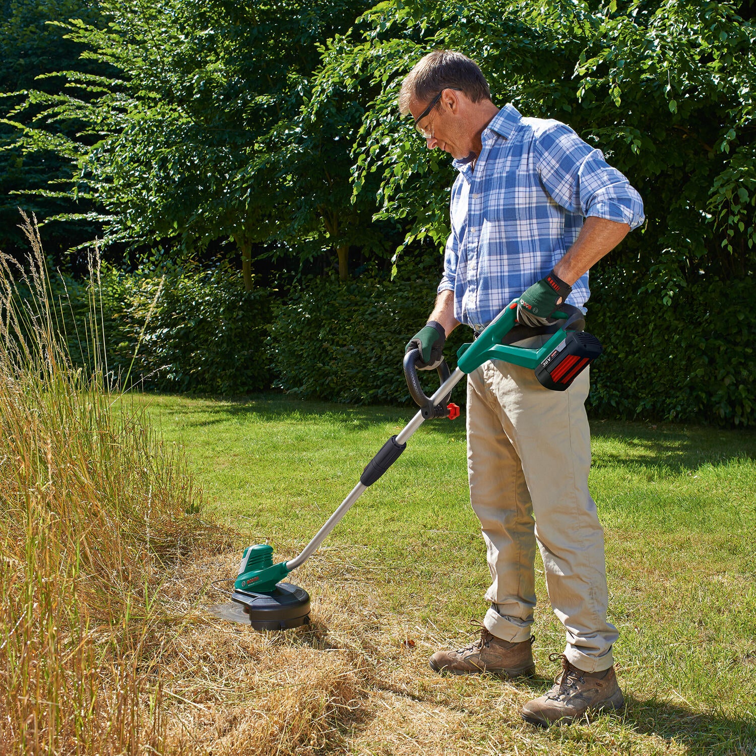 Coupe-bordures sur batterie BOSCH Advancedgrasscut 36, 36 V, l.30 cm 1 batterie - 2