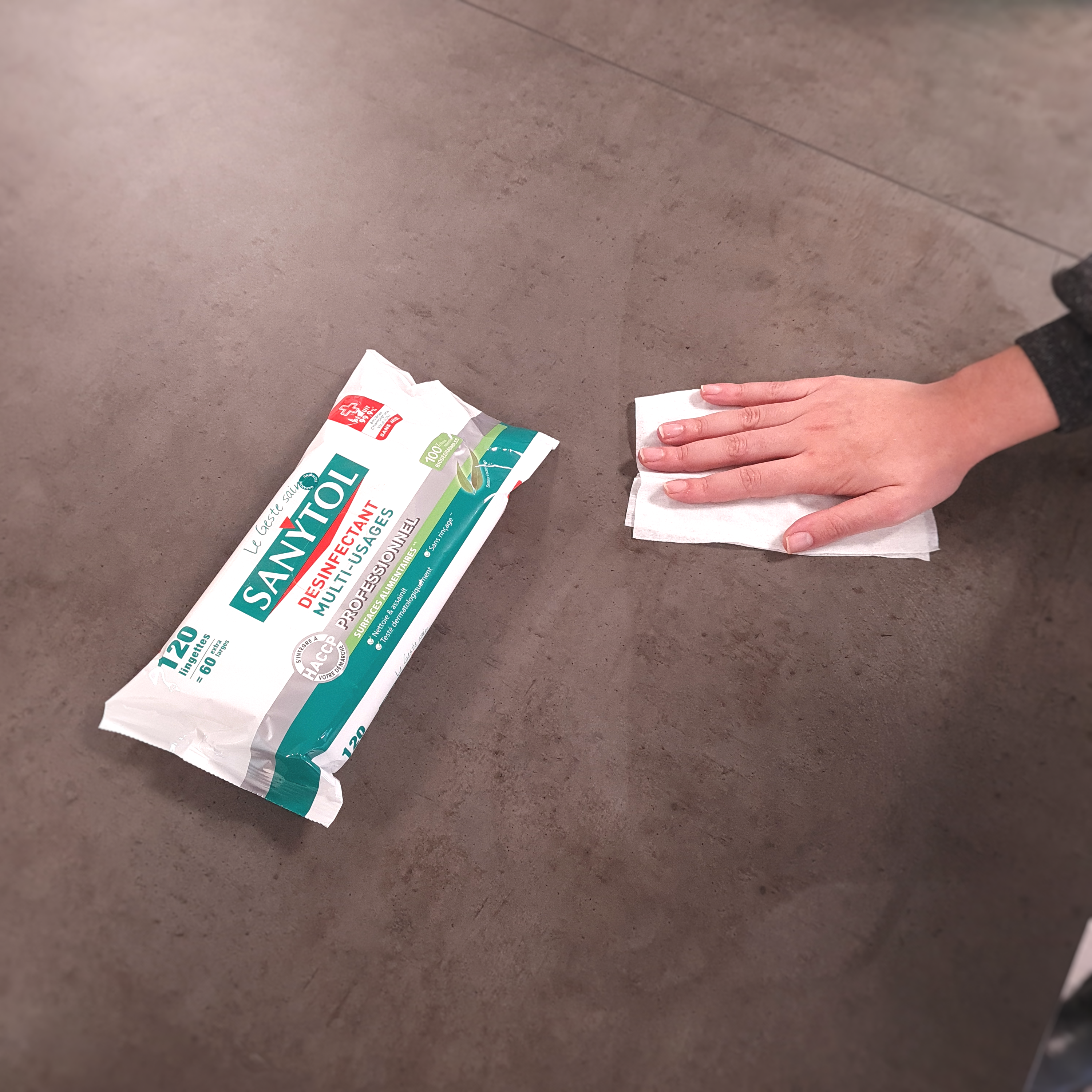 Lingettes désinfectantes SANYTOL x120 - 3