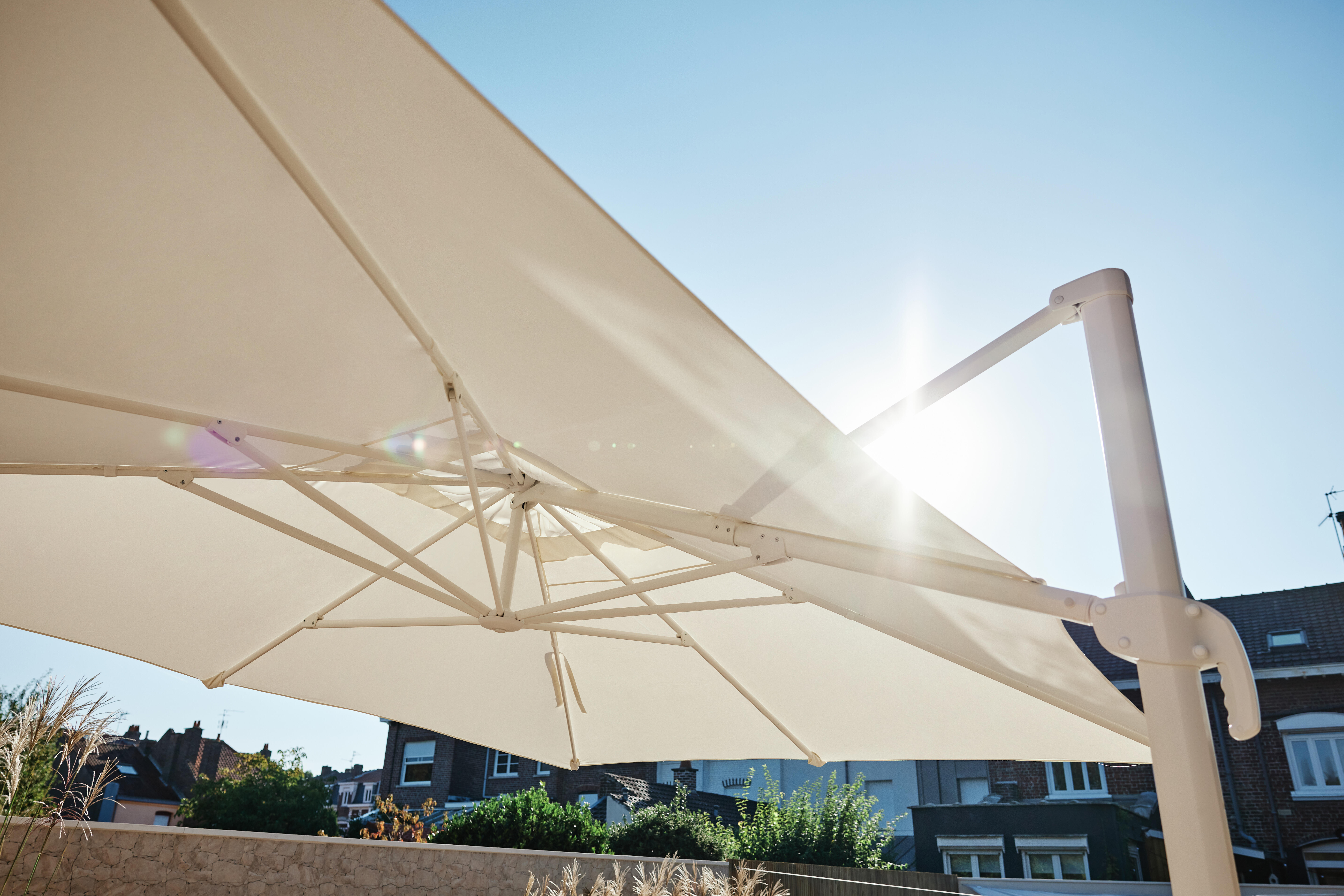 Parasol déporté rectangulaire blanc Aura NATERIAL L.386 x l.281 cm - 3