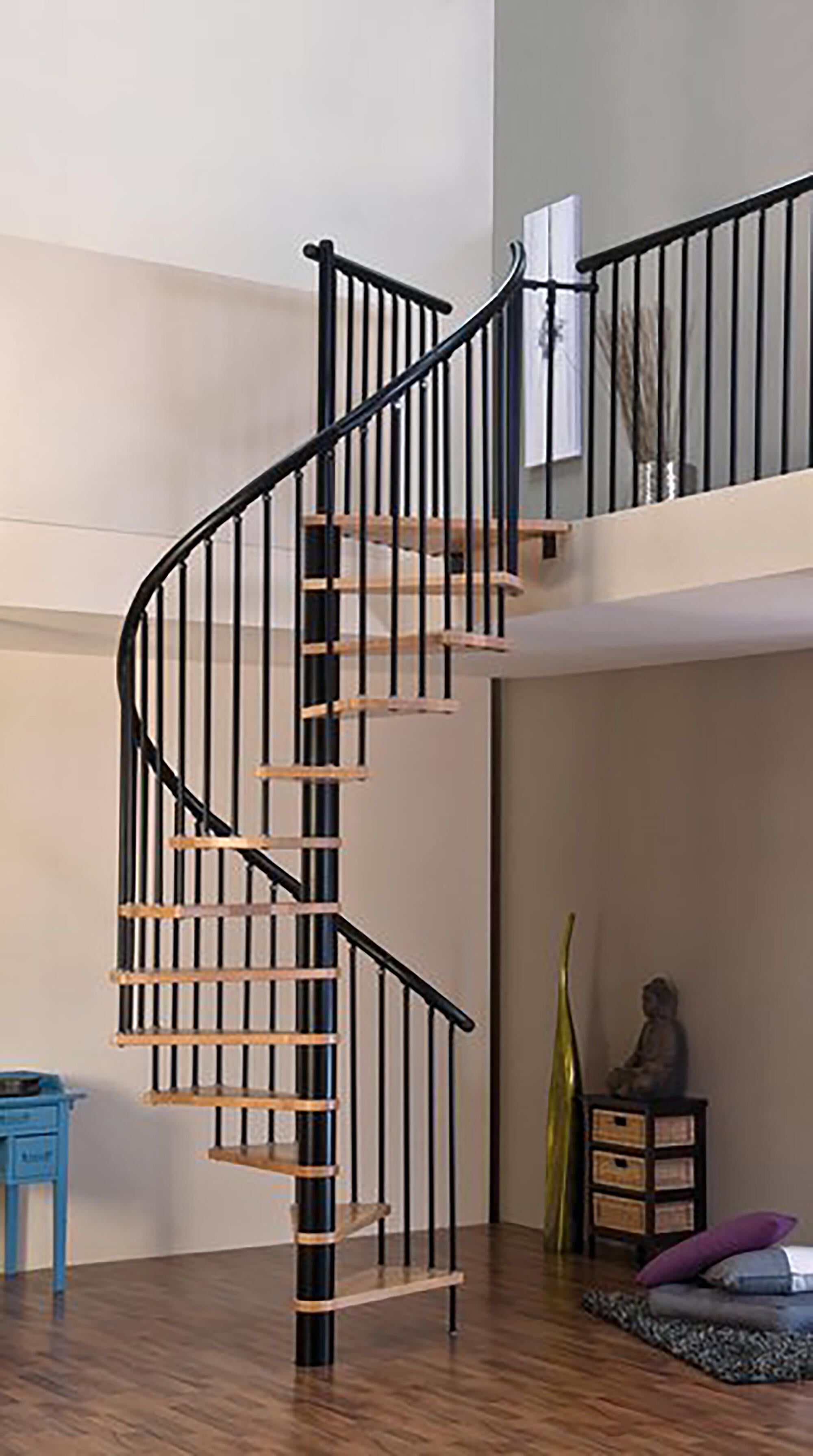 Escalera de caraco uso interior kappa de haya de 140cm de diámetro