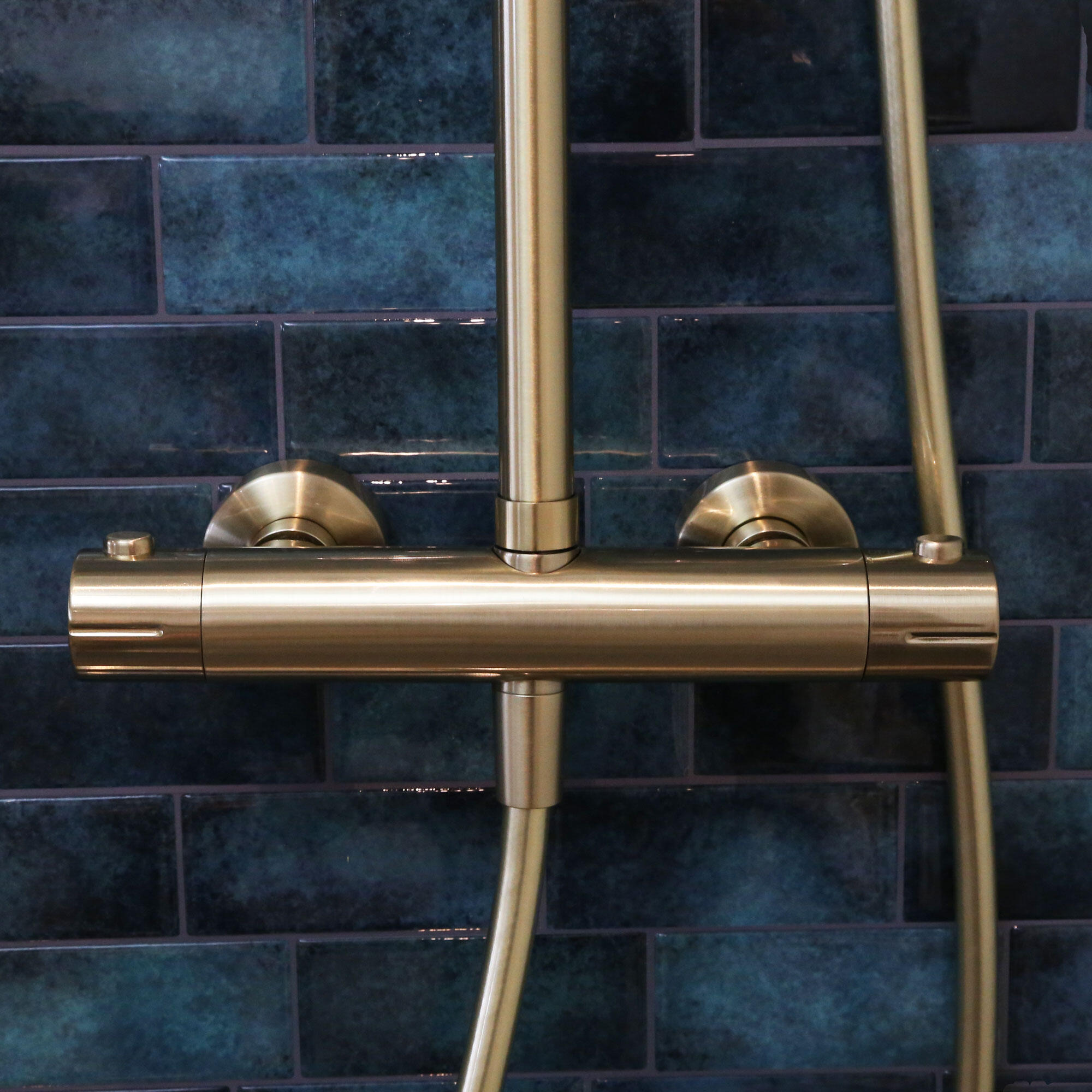 Columna de ducha termostática ESSEBAGNO Envol oro cepillado - 7