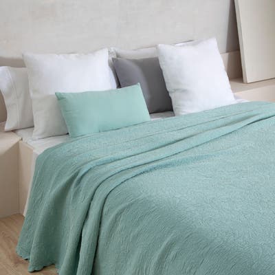 8 formas de colocar cojines en la cama