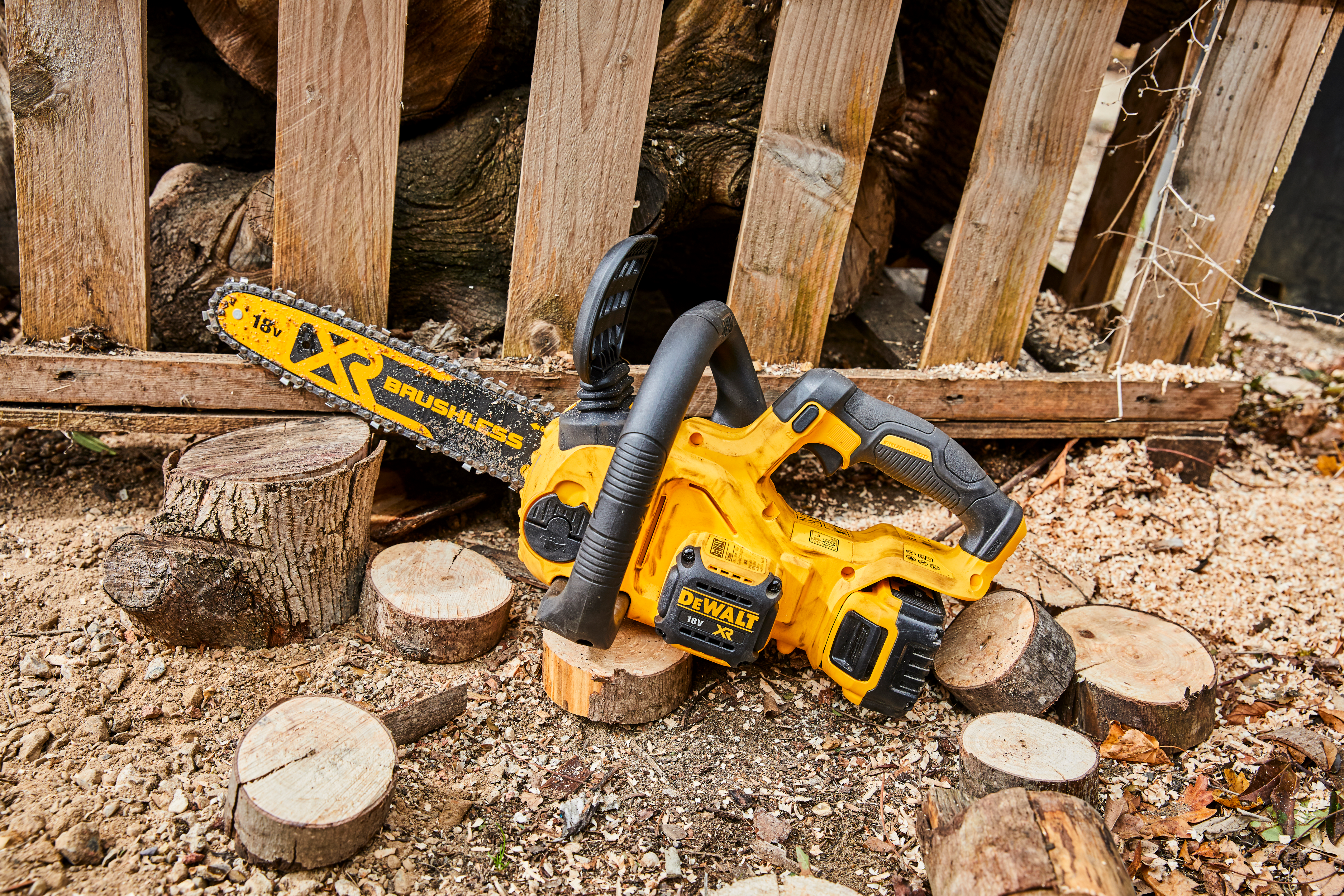 Piła łańcuchowa akumulatorowa 30cm 18V DCM565N-XJ Dewalt - 2