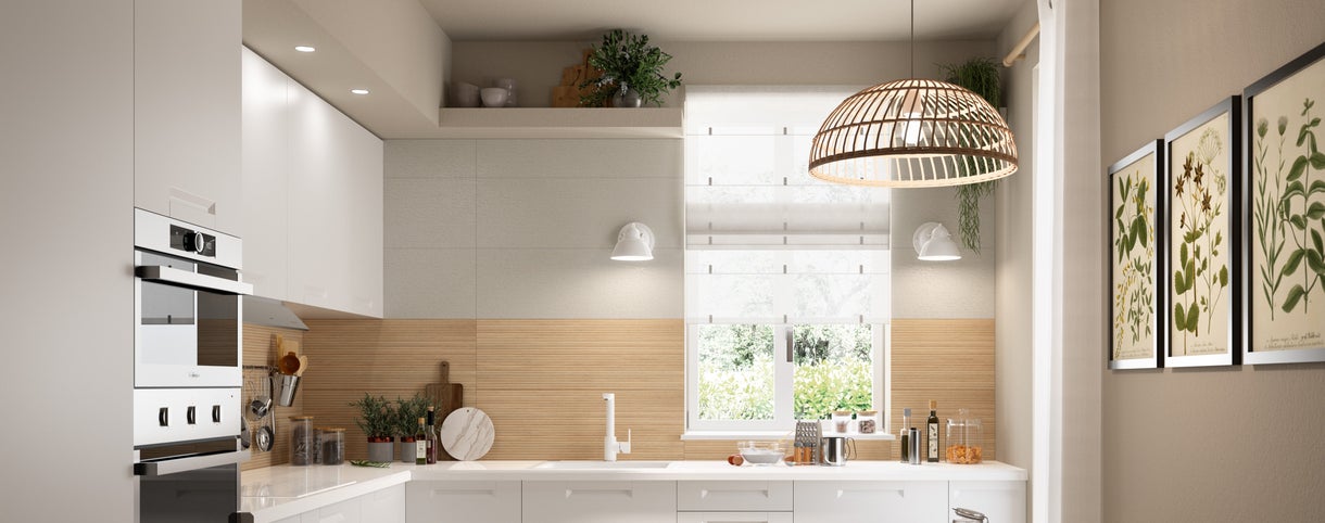 Cucina bianca e legno: luminosa, funzionale e rilassante
