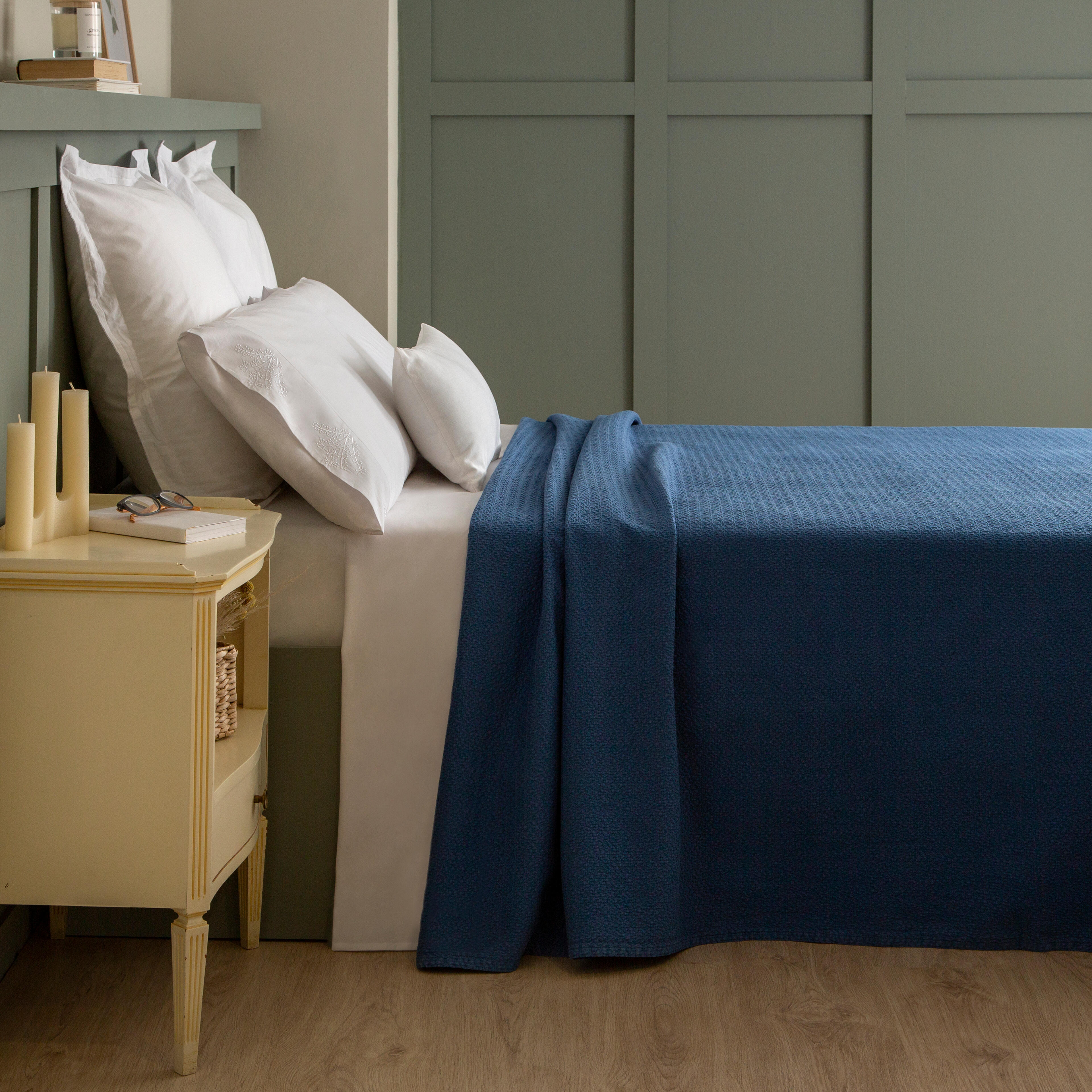 Colcha de cama estrella relieve algodón azul para cama de 150 cm