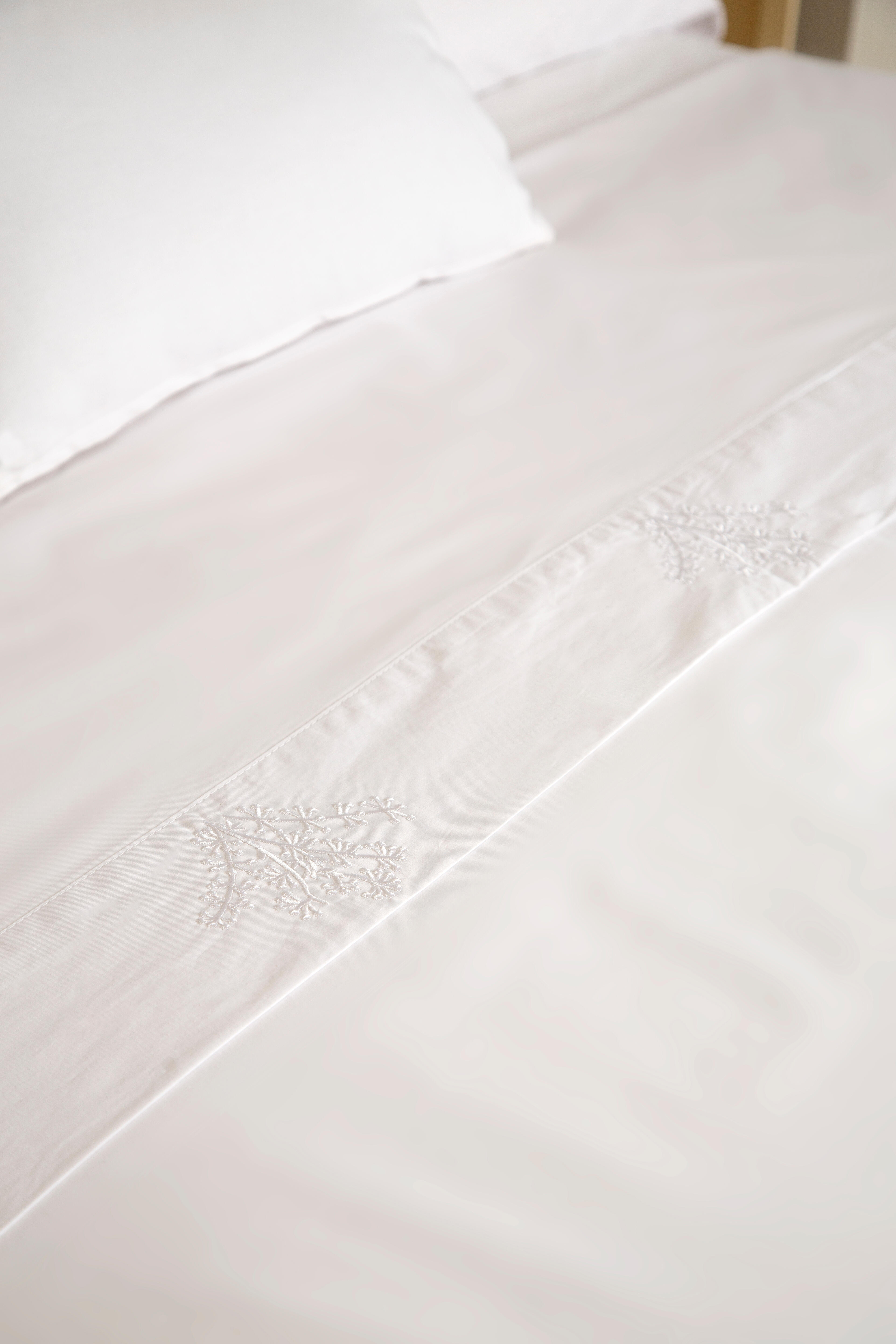 Sábana encimera Bordado Ramas algodón percal 200 hilos blanco 210x270 para cama de 135 cm - 33