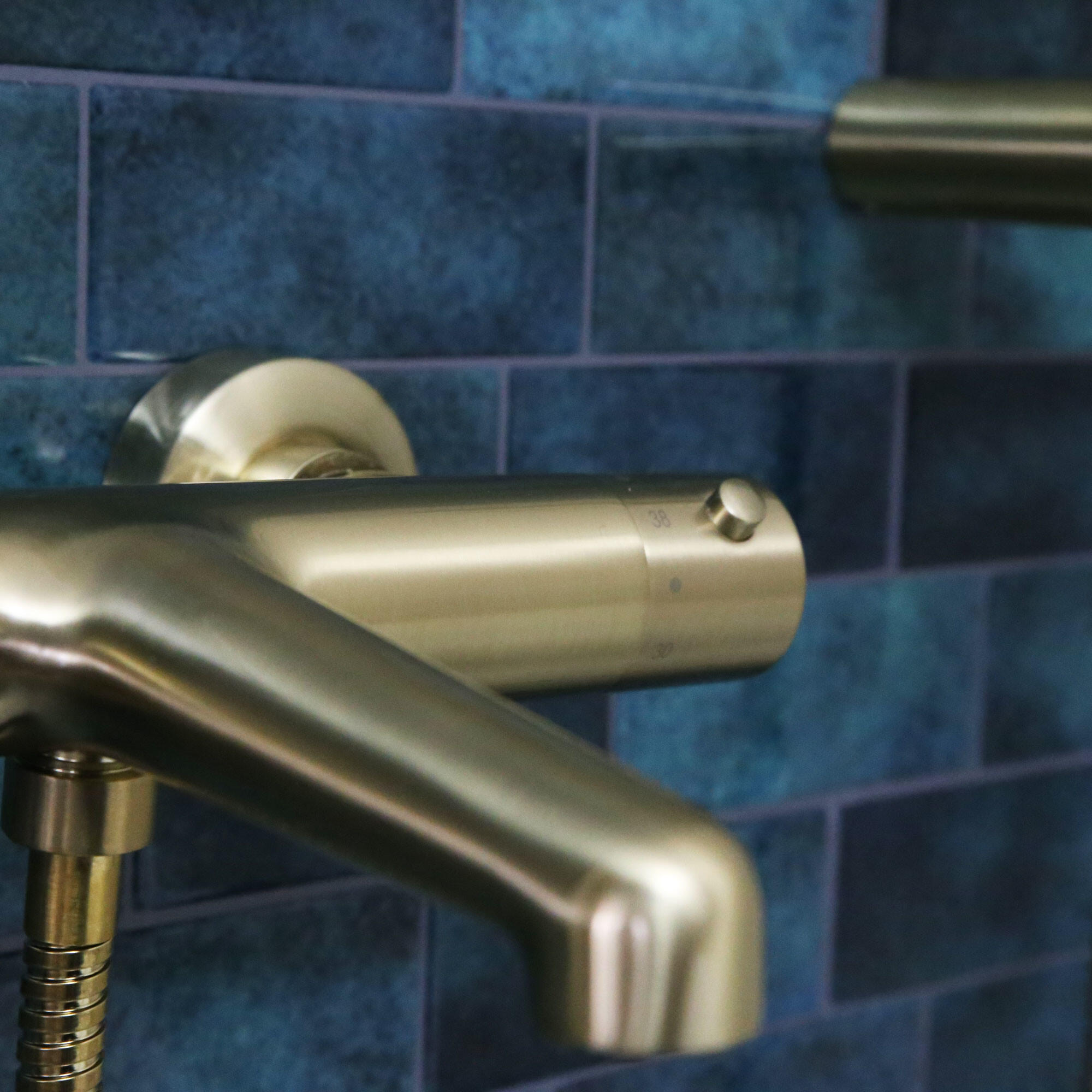 Grifo de bañera termostático ESSEBAGNO envol oro satinado Antical Latón - 7