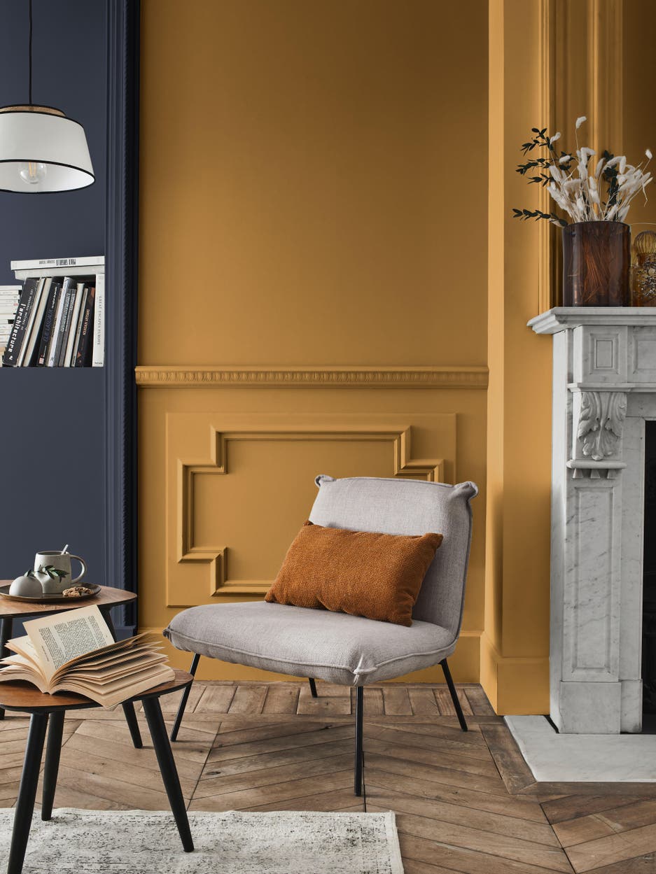 Du Pécan, de l’anthracite pour un beau salon néoclassique Leroy Merlin