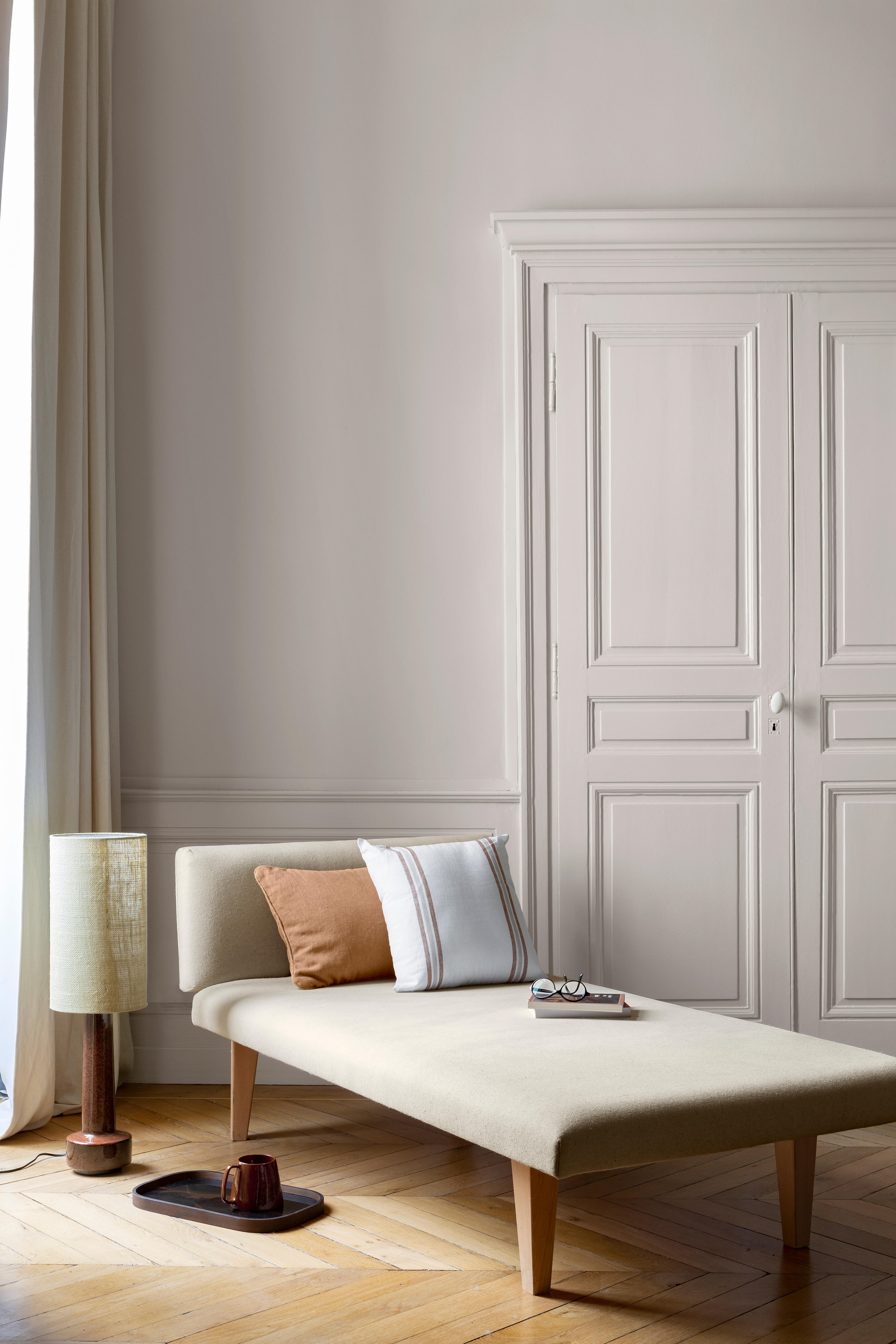 Peinture mur, boiserie grège tapissier velours LIBÉRON 163 faubourg 2.5L - 5