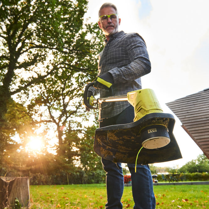 Coupe-bordures sur batterie RYOBI Ry36lt33a-0 nu 36 V, l.33 cm