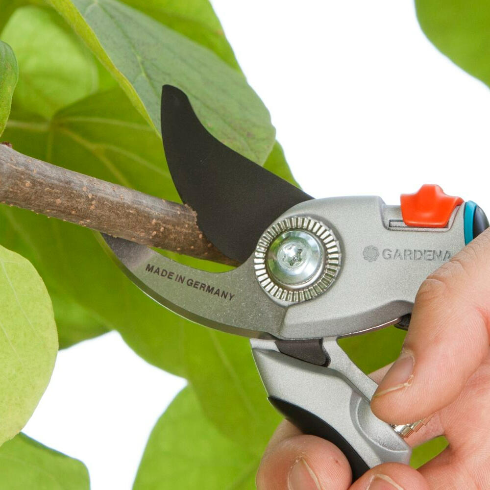 Sécateur alu à lame franche GARDENA Comfort B/ L 8906-20, 25 mm - 10