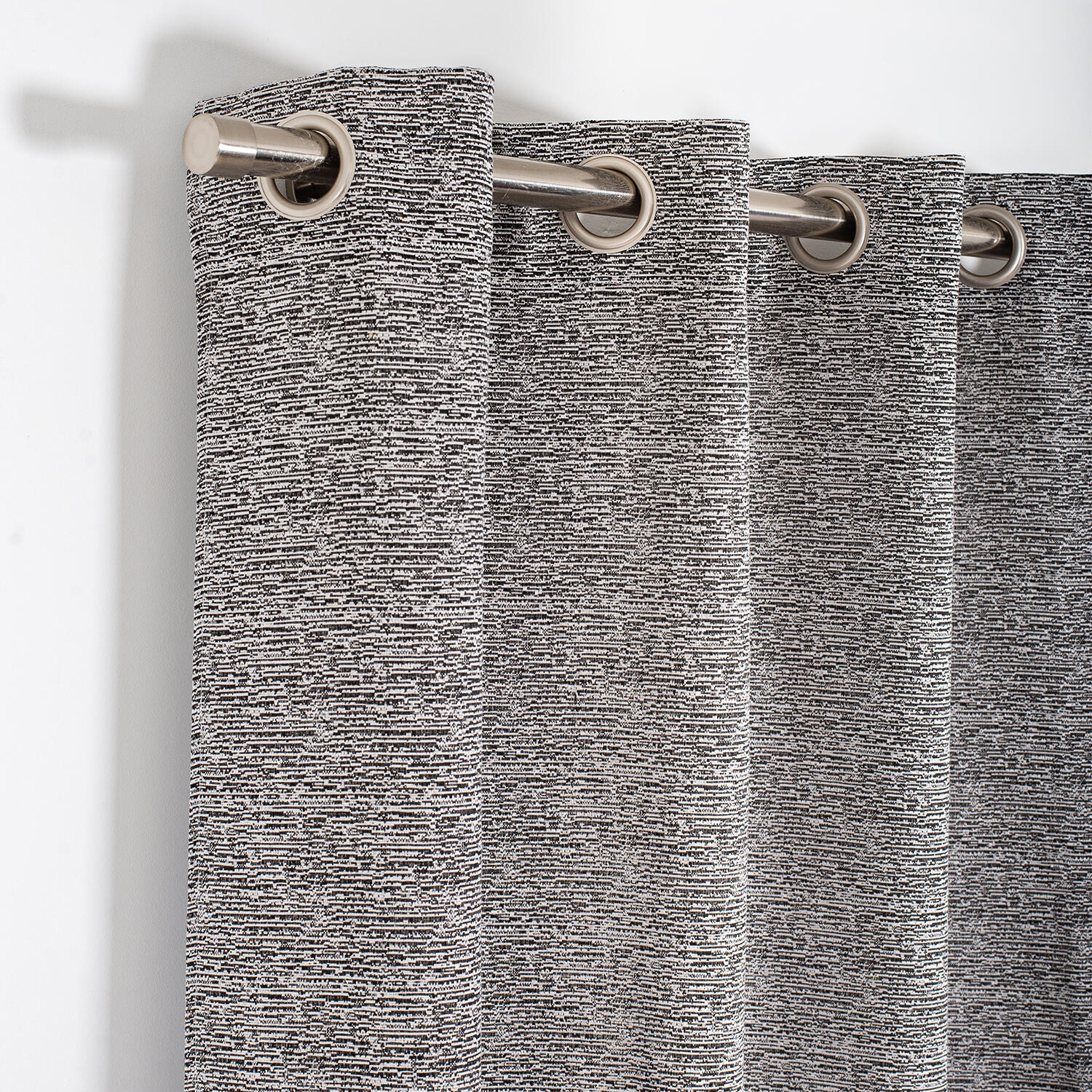 Cortina ollaos desert poliéster liso negro rocle de 140x260cm. incluye cinta termoadhesiva