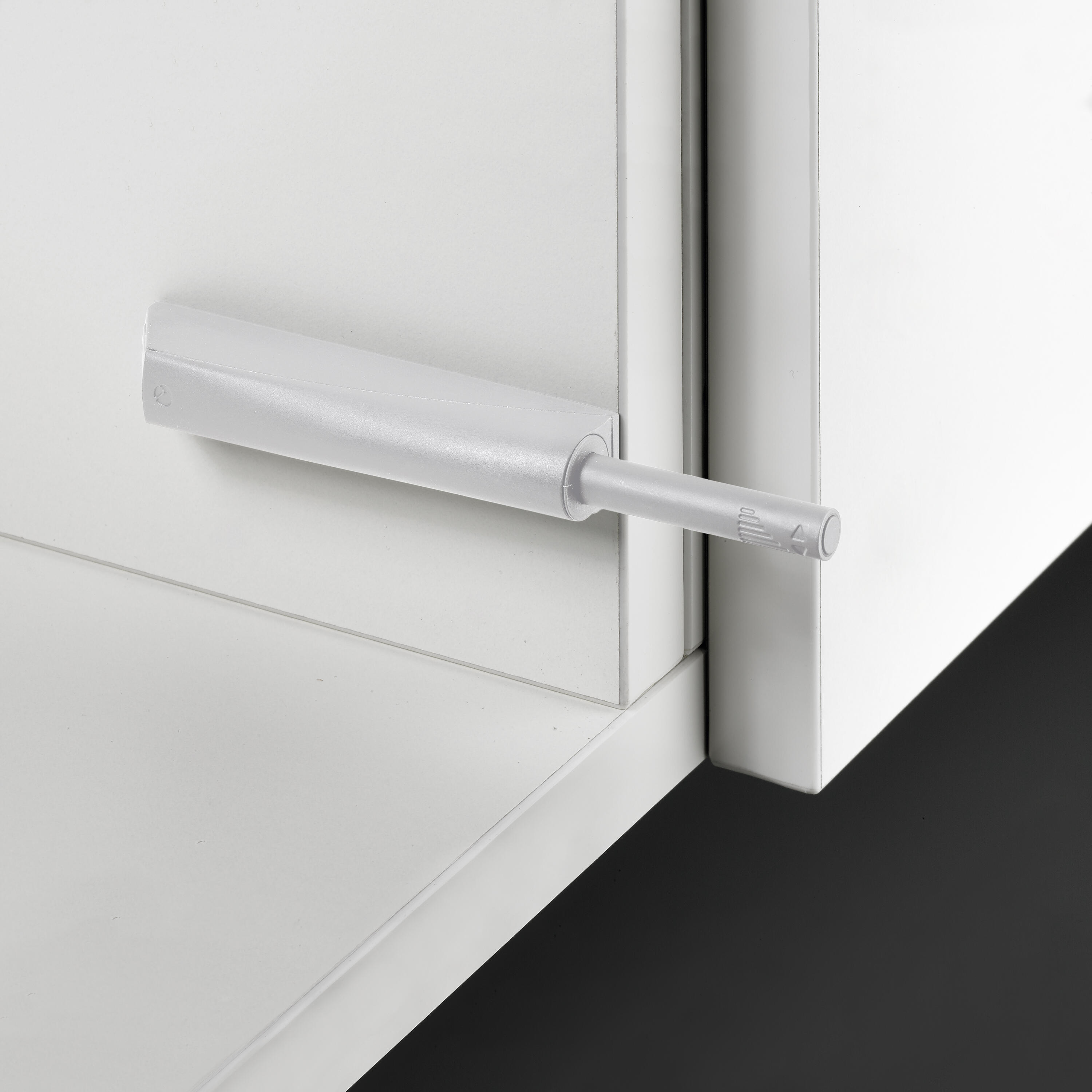 Lot de 2 systèmes d'ouverture sans poignée blanc, pour porte HETTICH - 2