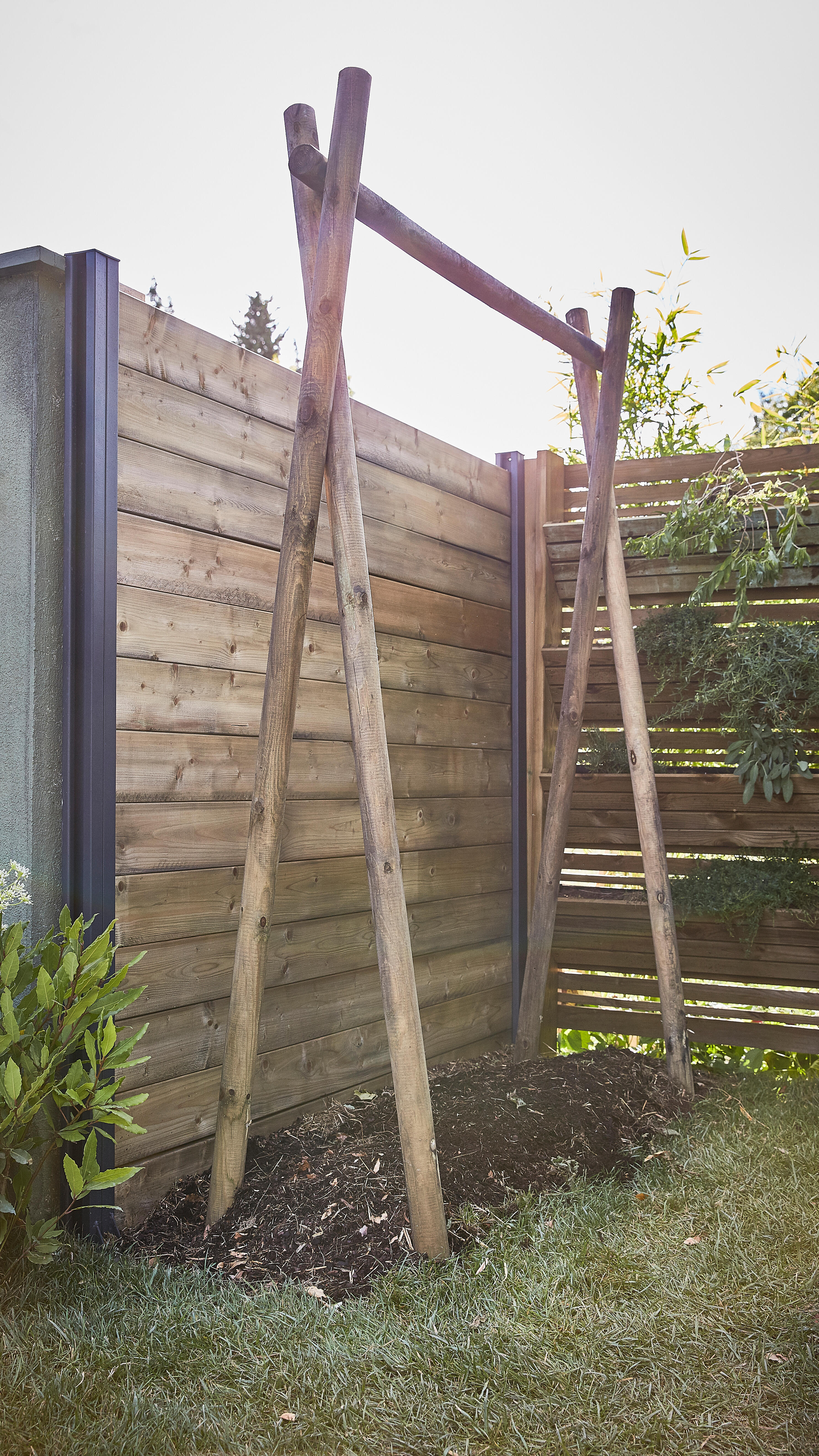 Estaca de madera de 2,5 m de alto y 6 cm de diámetro - 7