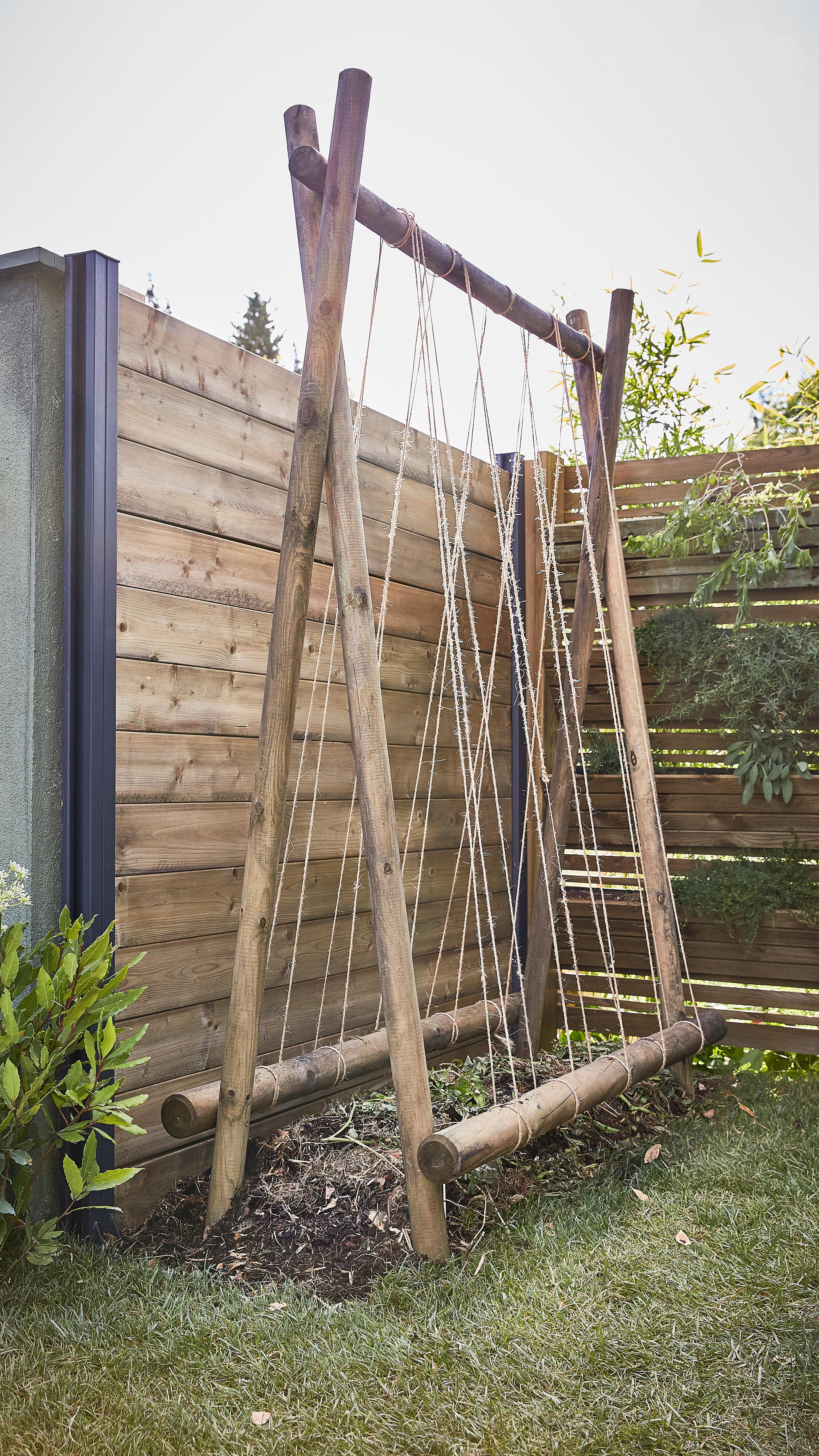 Estaca de madera de 2,5 m de alto y 6 cm de diámetro - 5