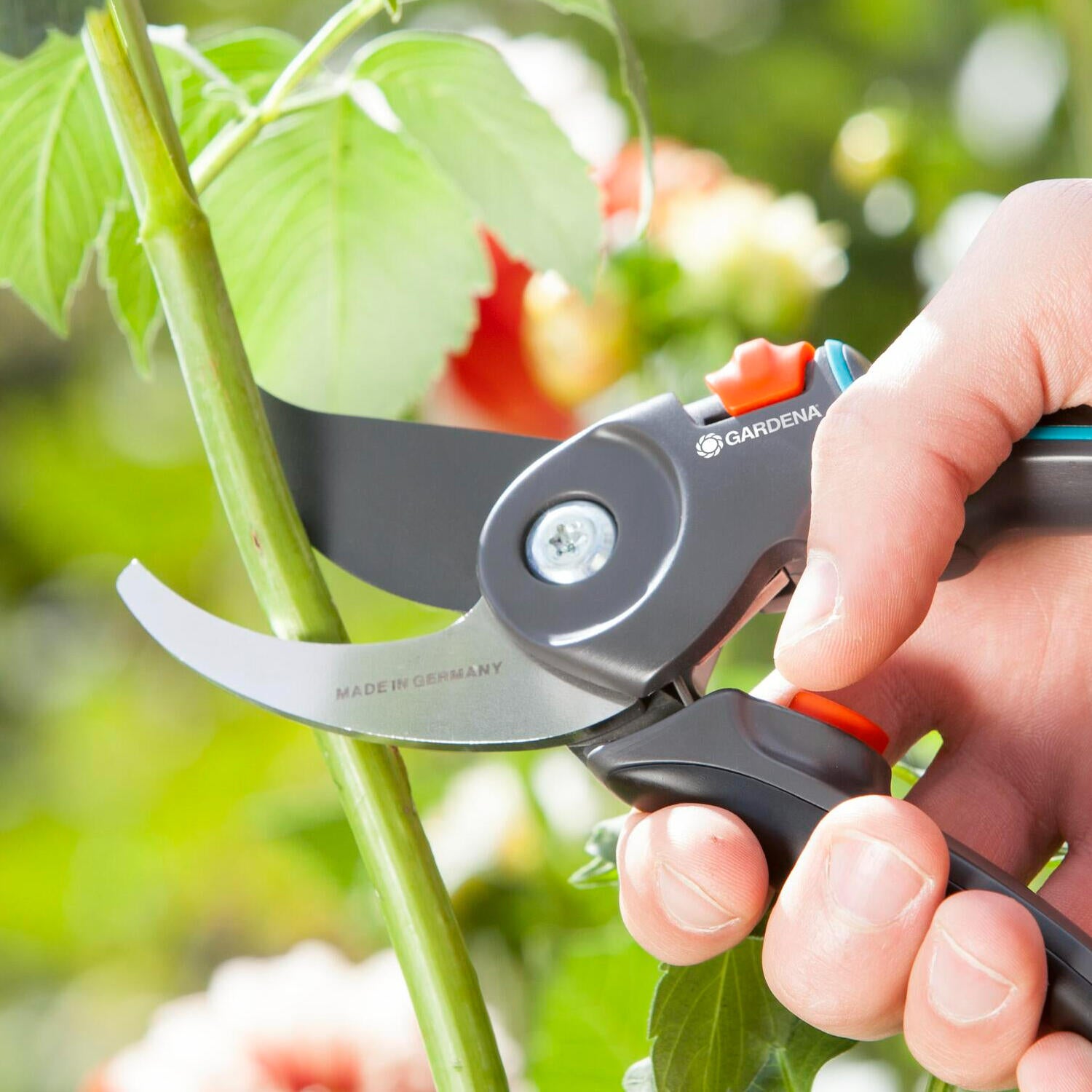 Sécateur à lame franche GARDENA B/M Comfort 8904-20, 24.0 mm - 2
