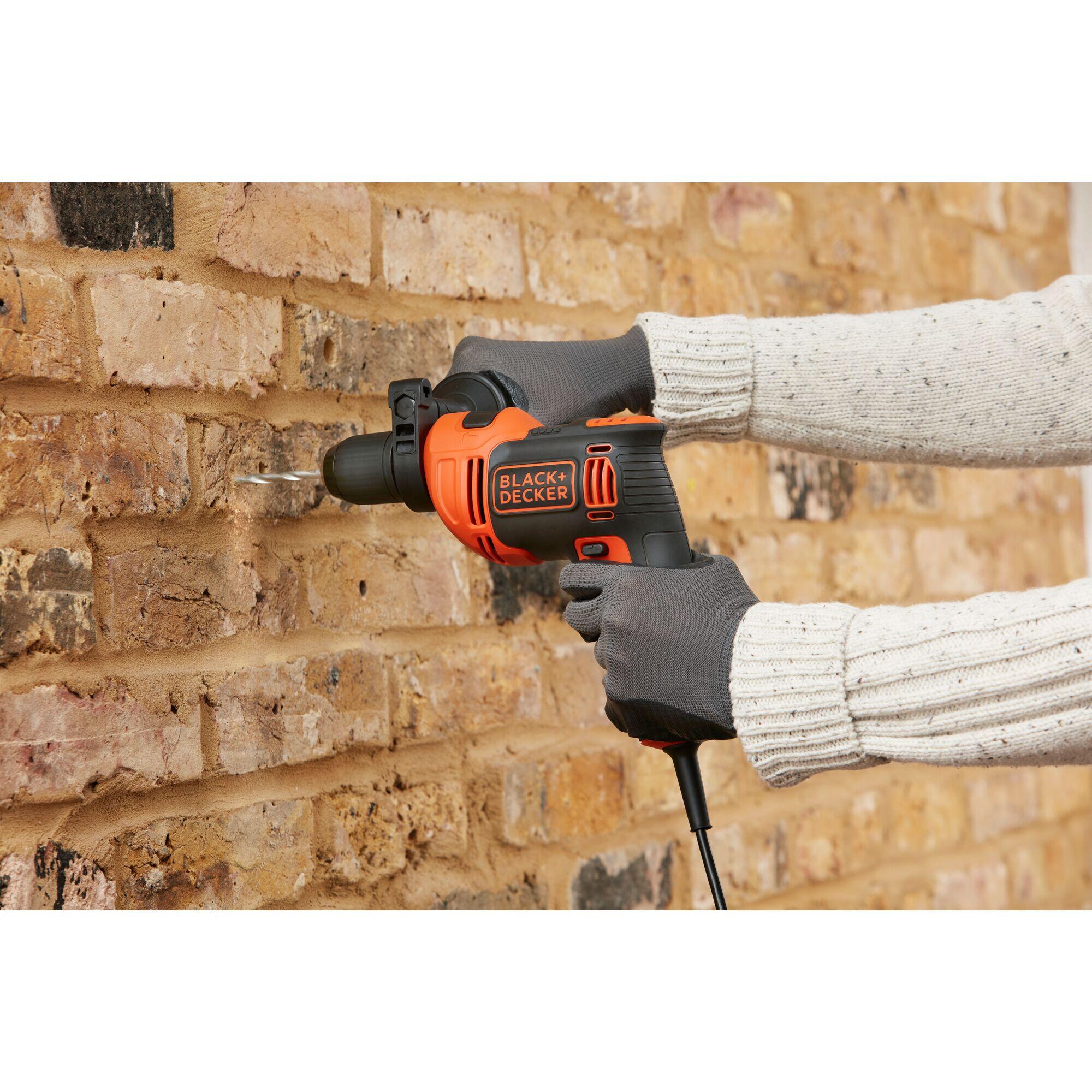 Berbequim com fio percutor 710 W + mala  Black + Decker BEH710K-QS - 13