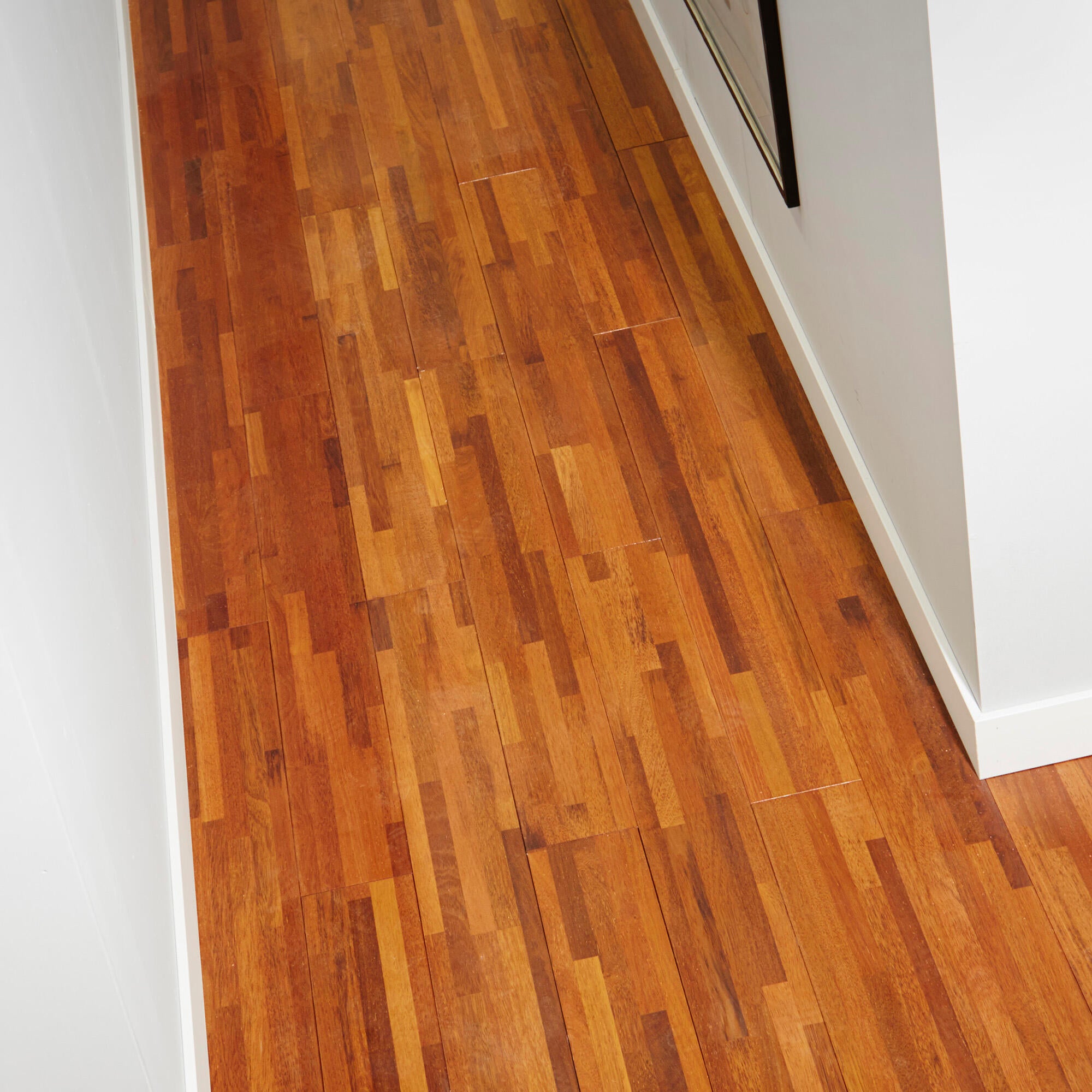 Pavimento Laminato Vinilico 39'senso Natural Vintage Style 0019 Merbau – 2,20 Mq – Spessore 2 Mm – Con Giunto A V Per Facile Installazione