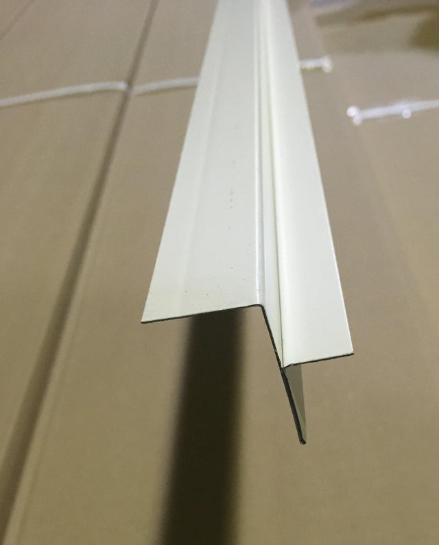 Perfil metálico branco alheta lacada 13mm 3m PERTECNO