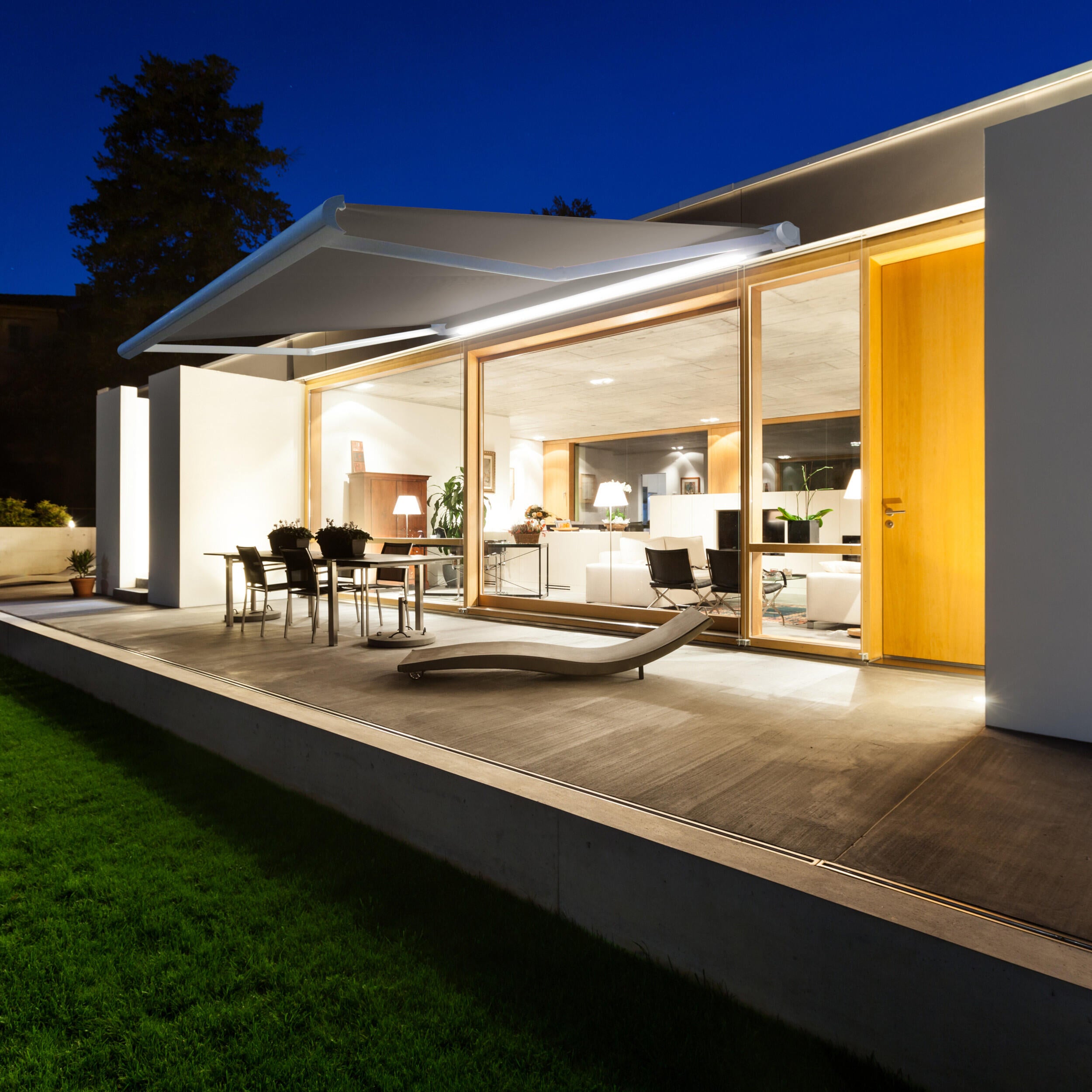 Store banne motorisé 4 x 3.5 m Aix2 XL blanc LED, toile acrylique cappuccino - 2