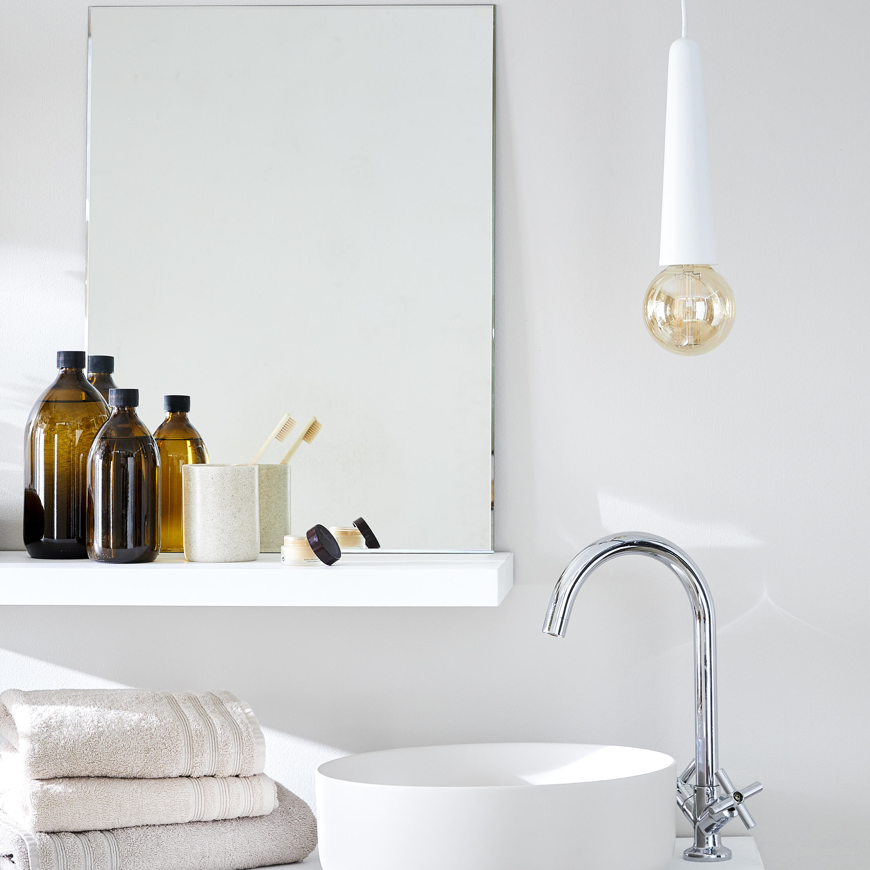 Lampa wisząca Moho biała E27 IP44 Inspire - 3