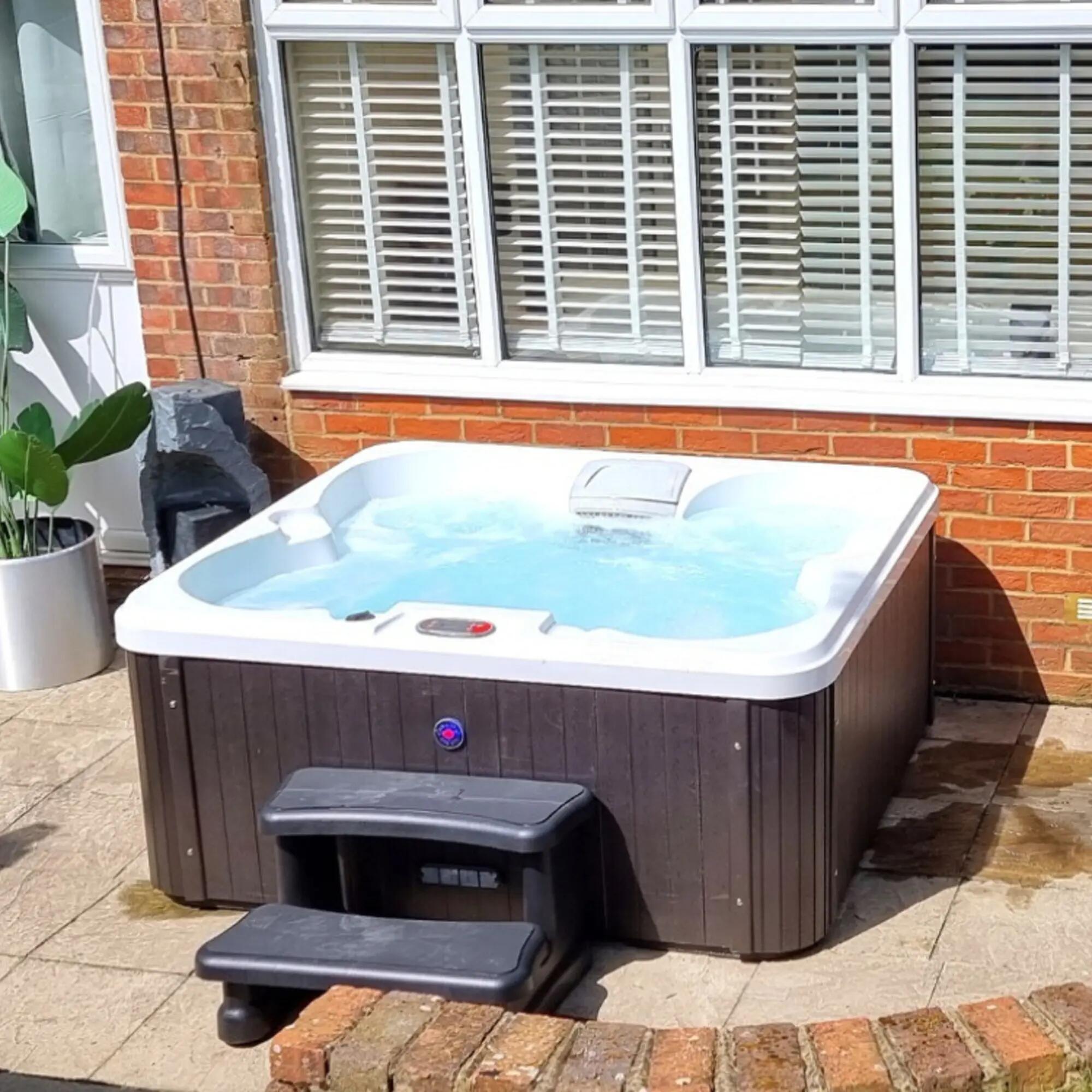 Spa GANDER chocolat 4 places 170X152cm - 7