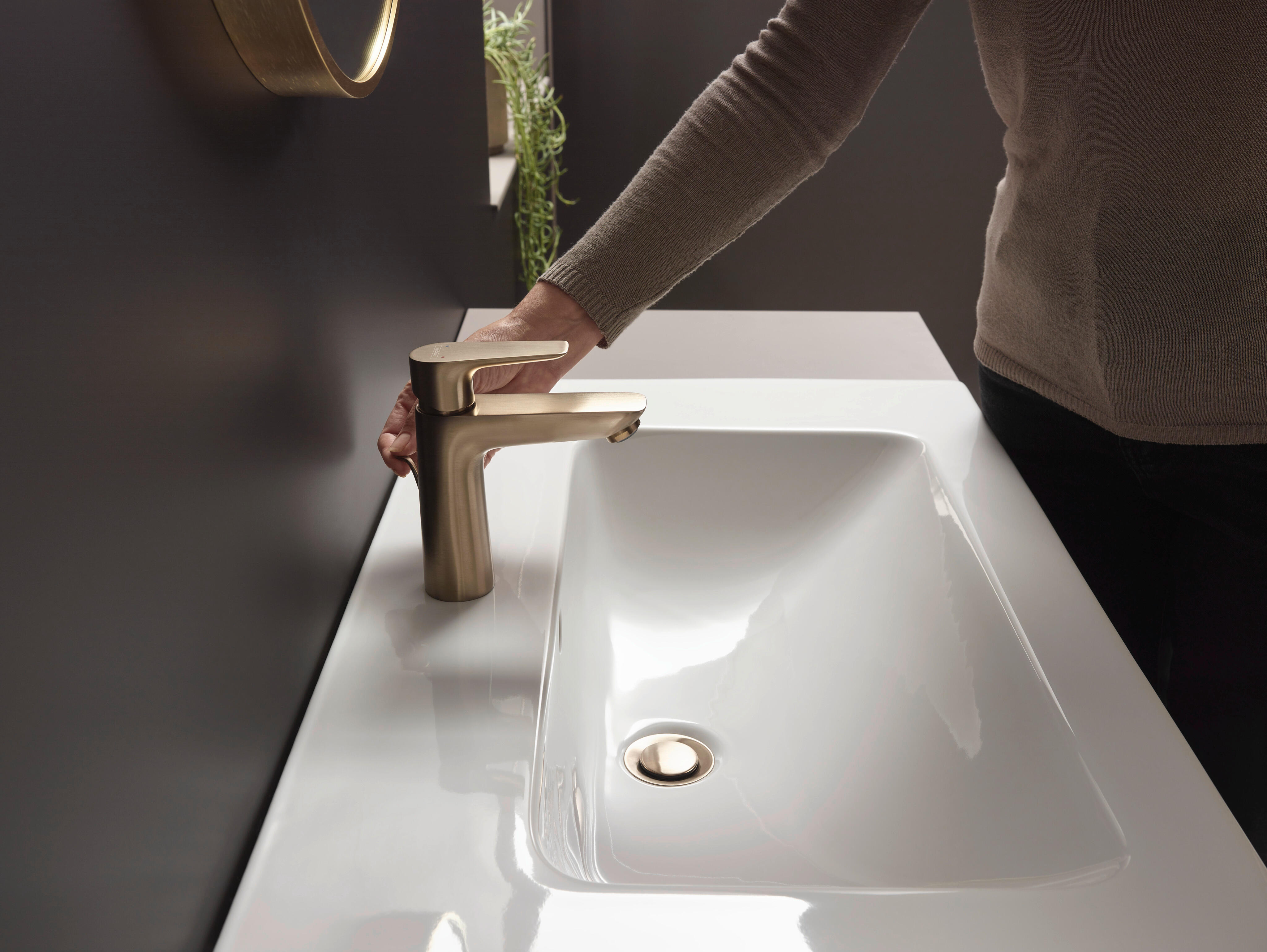 Rubinetto per lavabo a canna media getto laminare cristallino Talis E bronzo spazzolato satinato HANSGROHE H 16.2 cm - 3
