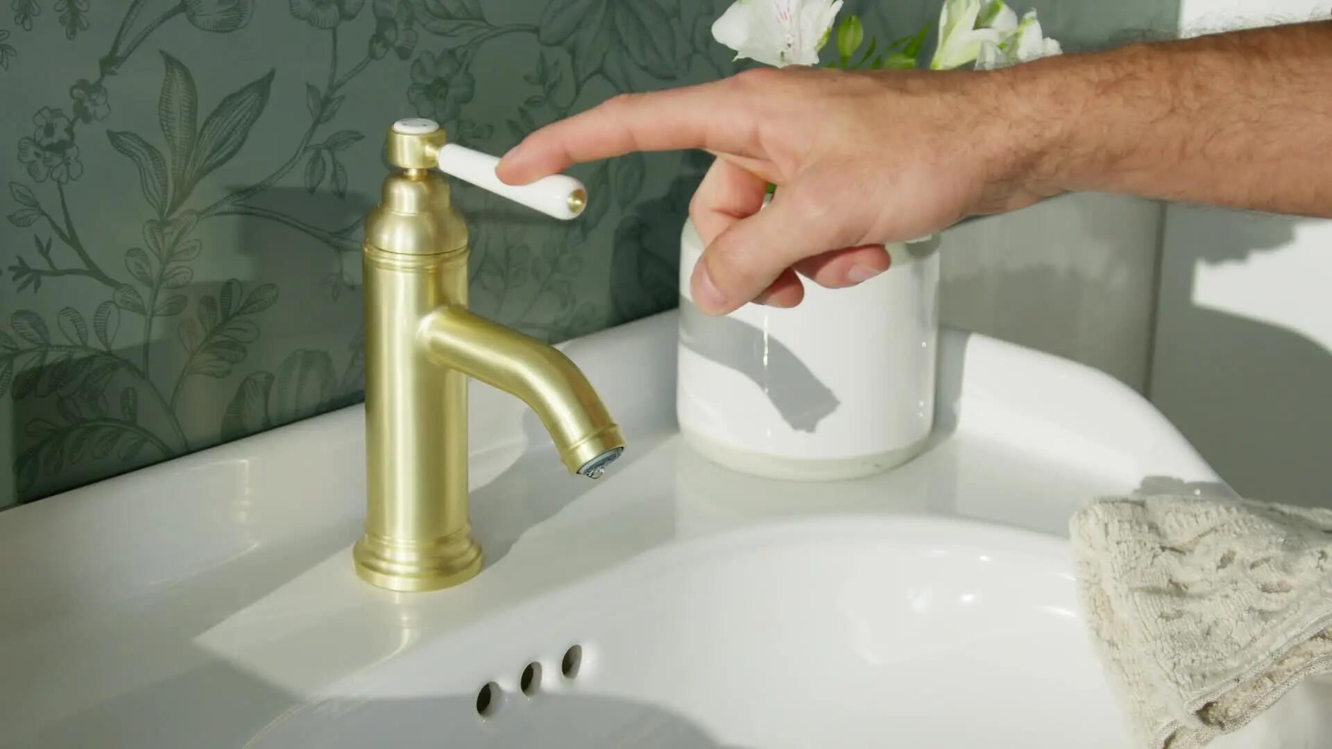 mitigeur lavabo noir vintage