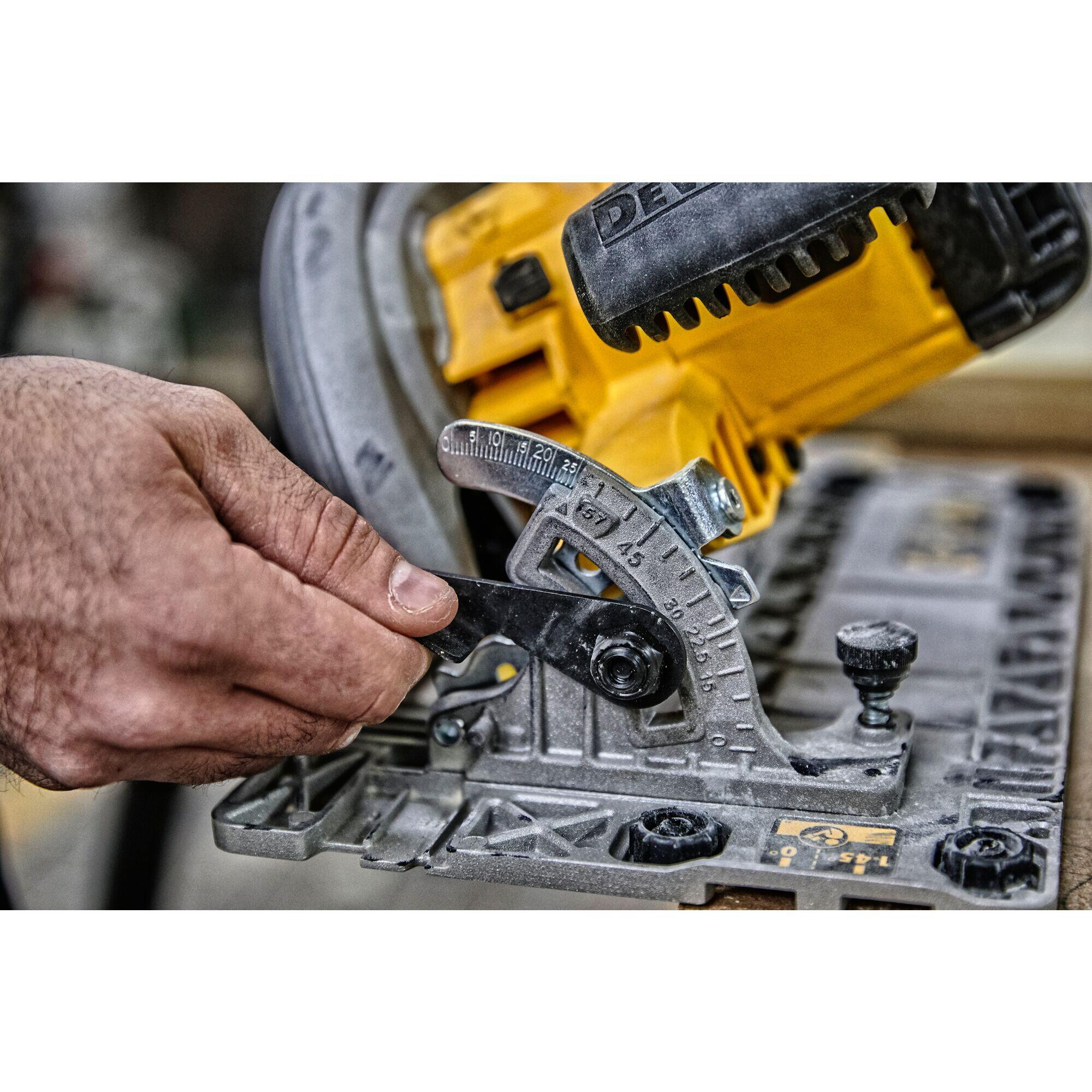 Scie circulaire Filaire DEWALT, 190mm 1600W en Coffret, DWE576K-QS - 4