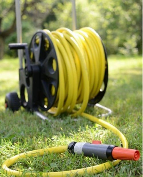 Ventajas y desventajas del riego de superficie: Guía completa para jardineros y agricultores