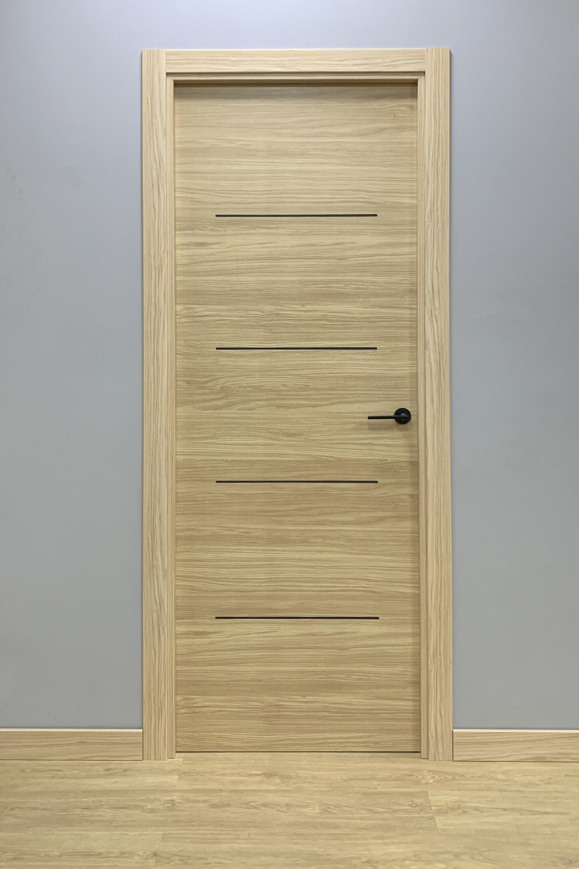 Pack puerta interior maciza SAHARA ROBLE 82,5 cm IZQUIERDA + molduras + manivela - 3