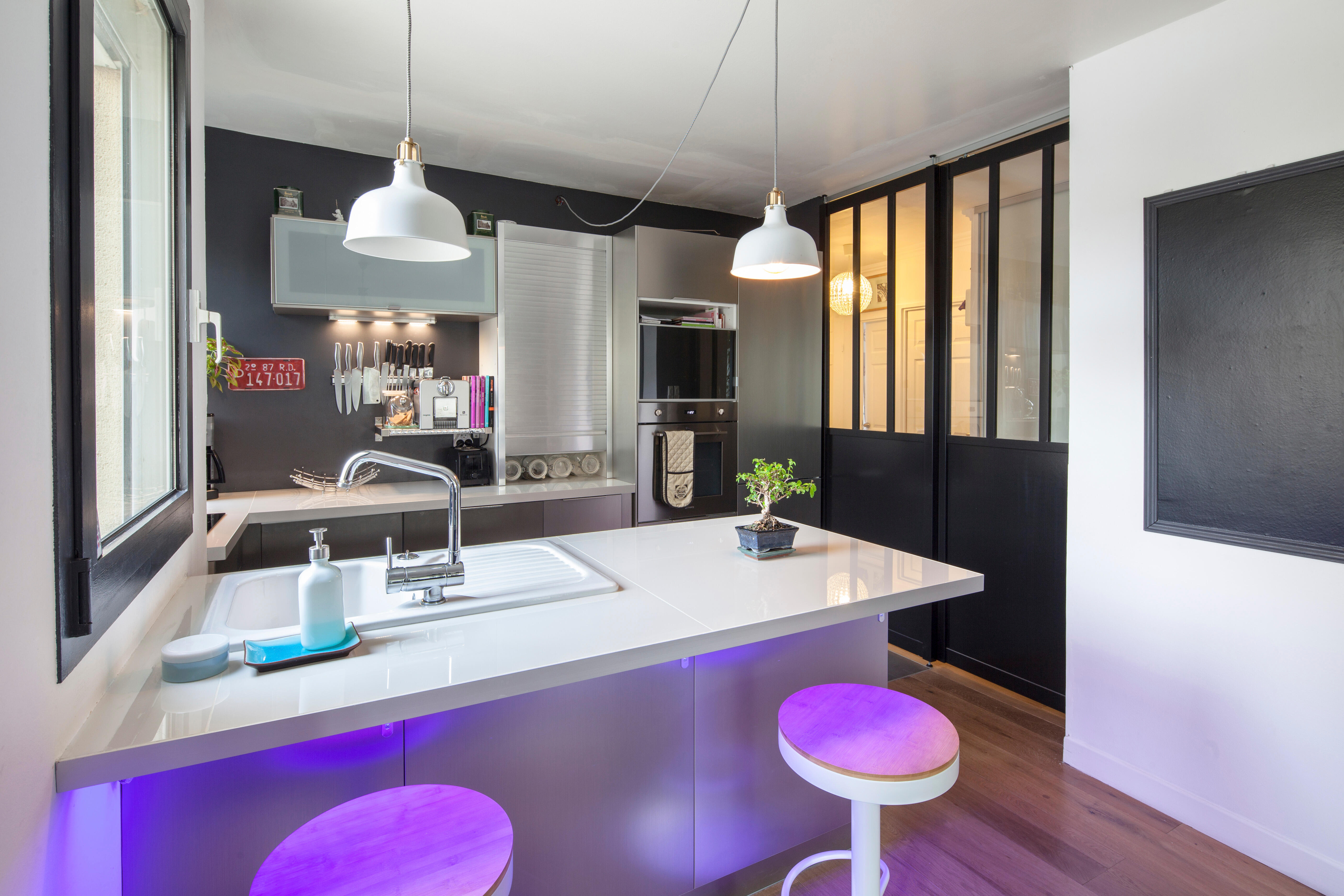 Un évier de cuisine en îlot central chez Christophe à Vanves Leroy Merlin