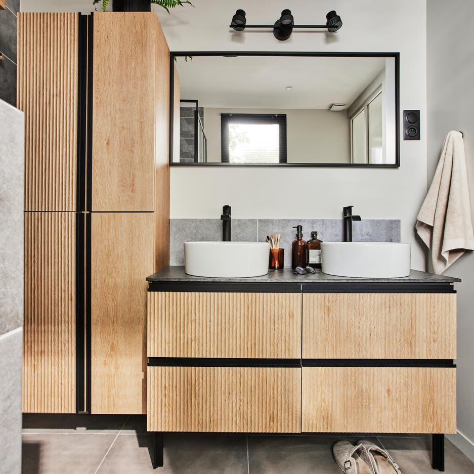 photo d'une salle de bains design et industrielle 