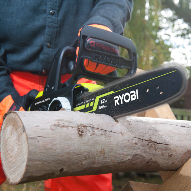 tronçonneuse sur batterie Ryobi