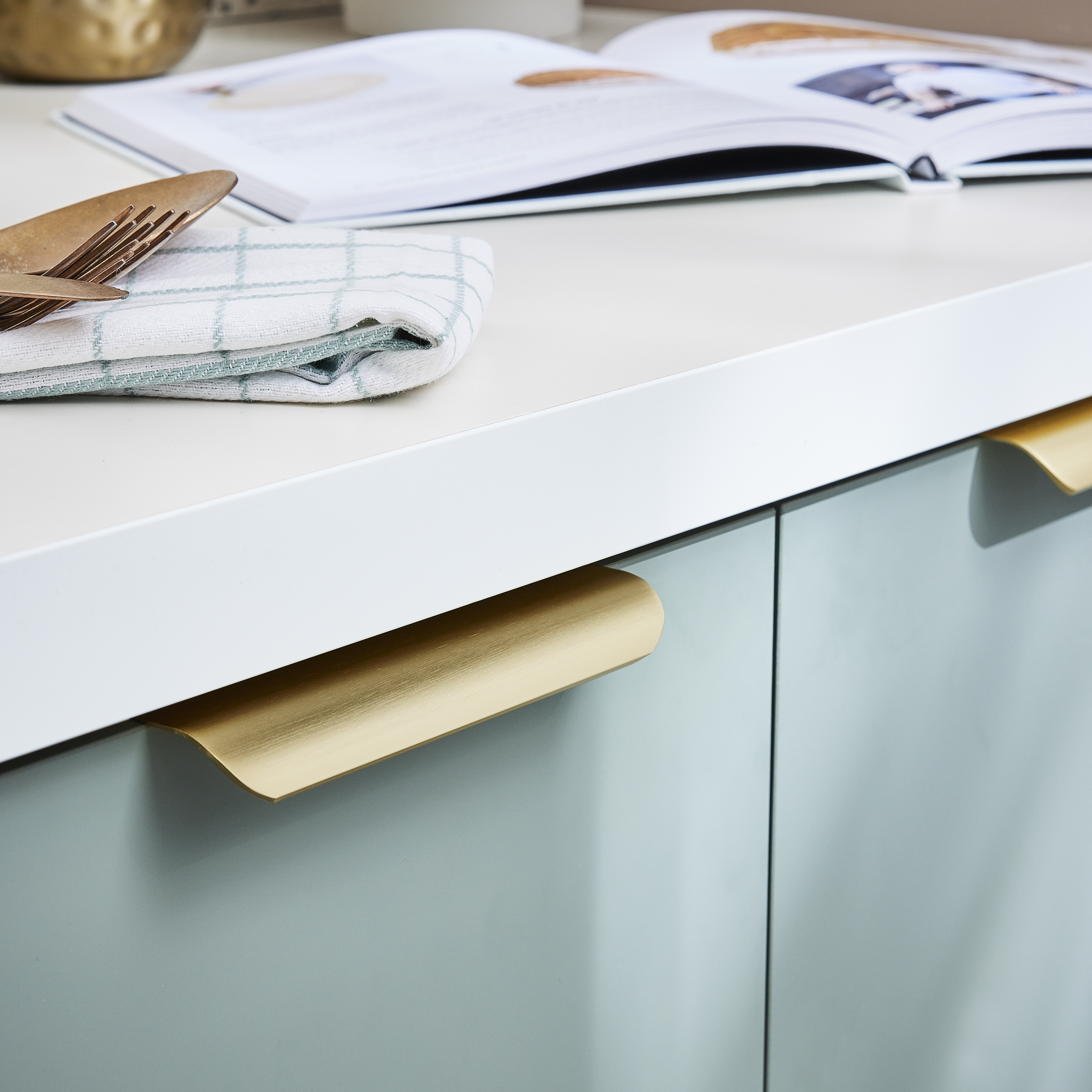 Puxador para móvel asa alumínio escovado dourado 96 mm Inspire Oslo - 2