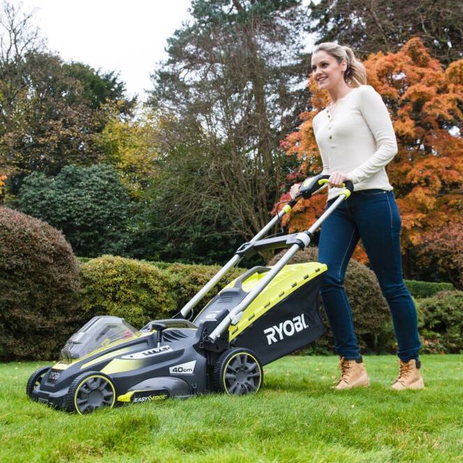 Tondeuse sur batterie brushless RYOBI Rlm36x41h60pg 36V, 40cm, 1 batterie 6Ah