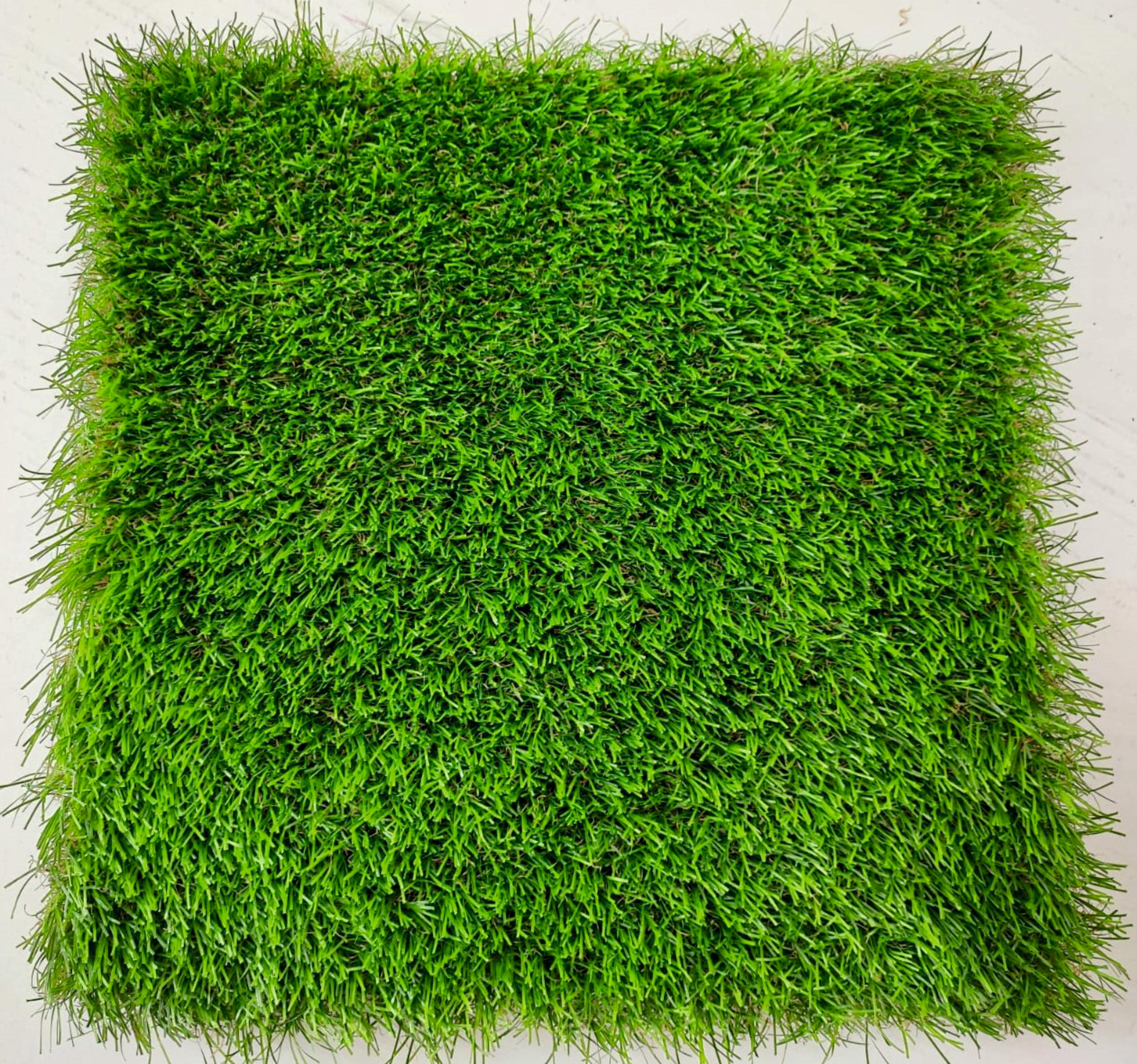 Rolo de relva artificial XAMANEK LAREDO 33MM 2X5M 27300 pontadas m2 e 6000 DTex - 30