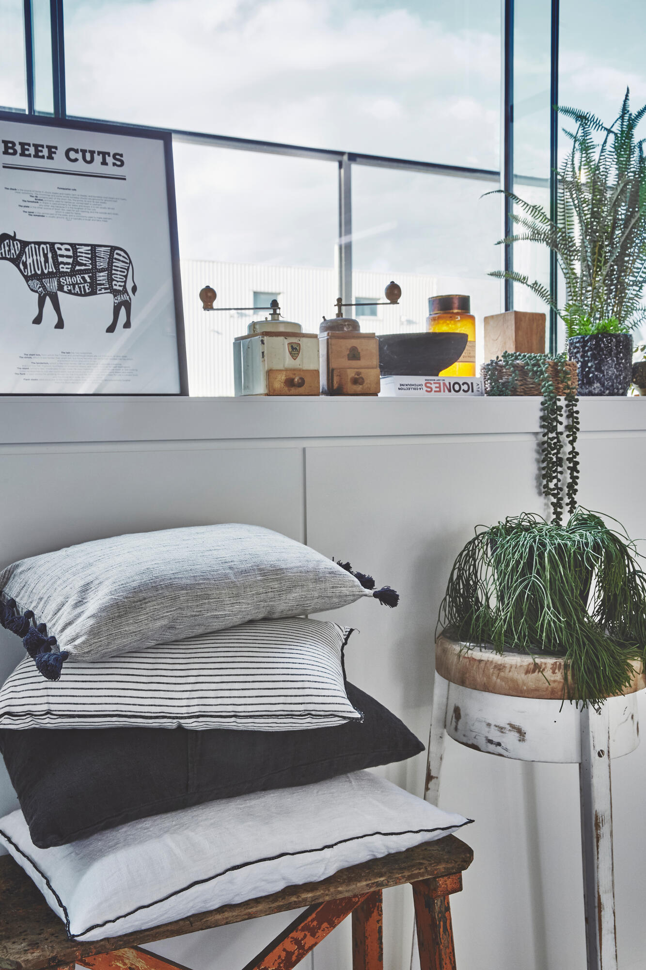 Cadre Milo, 40 x 50 cm noir, INSPIRE - 12