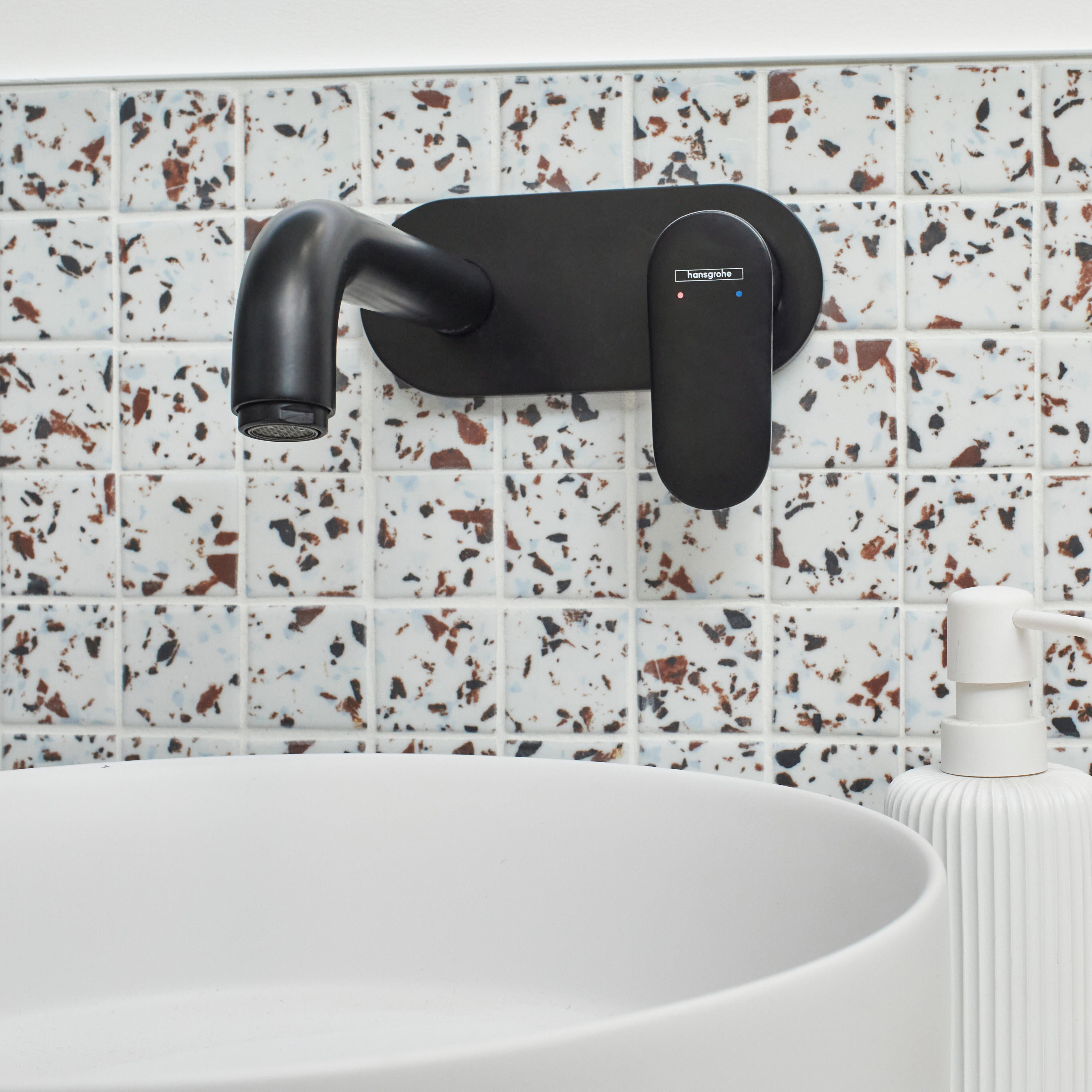Mitigeur de lavabo mural noir, Vernis Blend Eco, HANSGROHE - 2