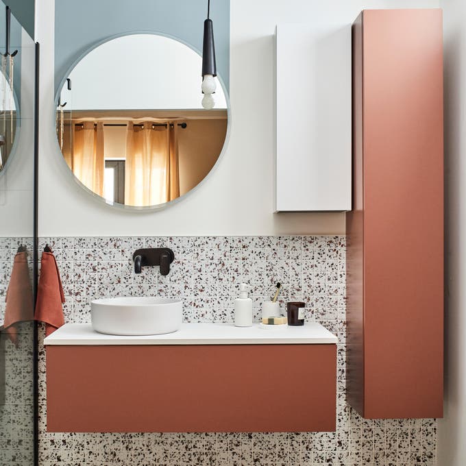photo d'une salle de bain rétro chic