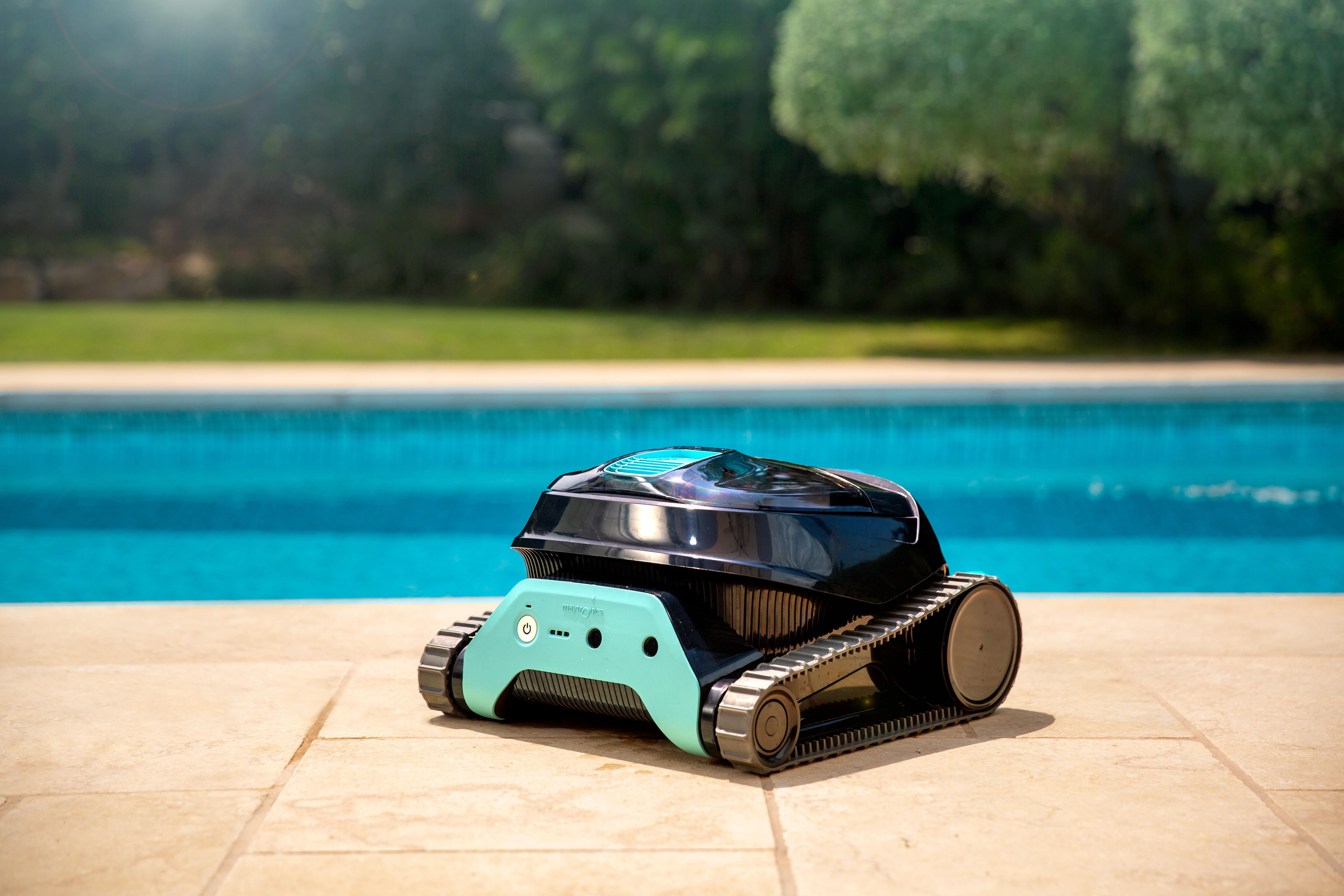 Robot Limpiafondos eléctrico para limpieza de fondo y paredes para piscina  máximo de 10 x 5