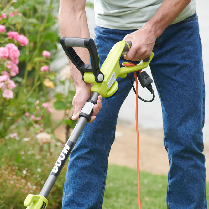 Aparador elétrico RYOBI  600 W - 6
