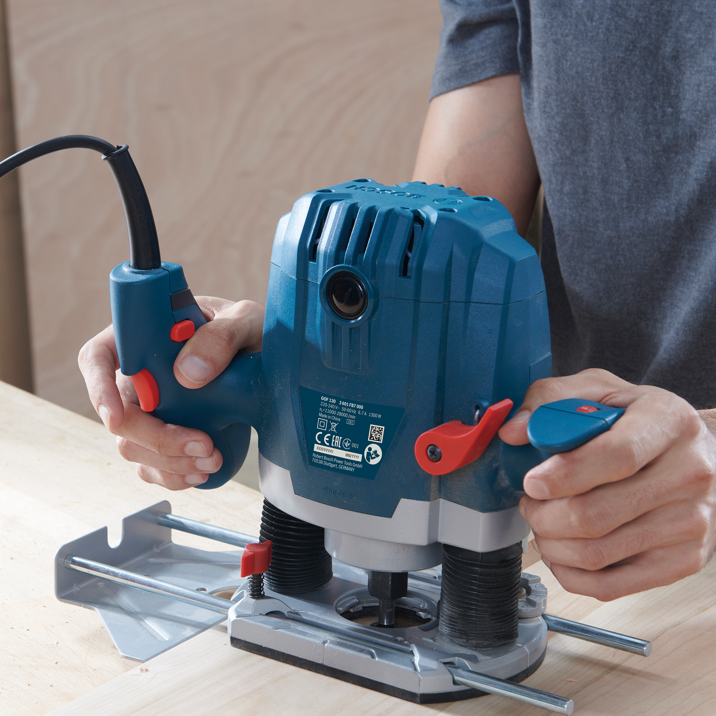 Frezarka górnowrzecionowa 1300W GOF 130 BOSCH - 5