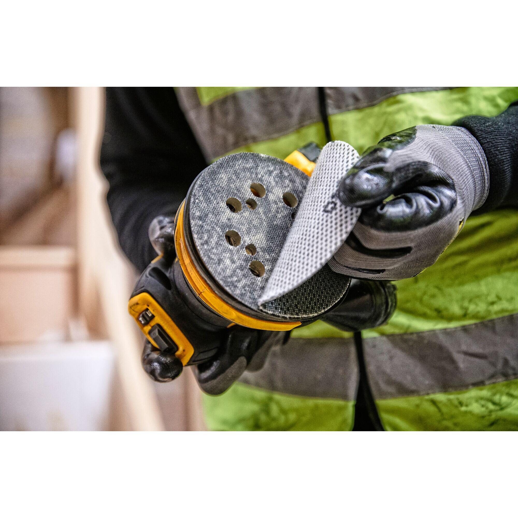 Ponceuse excentrique DEWALT XR 18V, Sans Batterie en Coffret, DCW210NT-XJ - 8